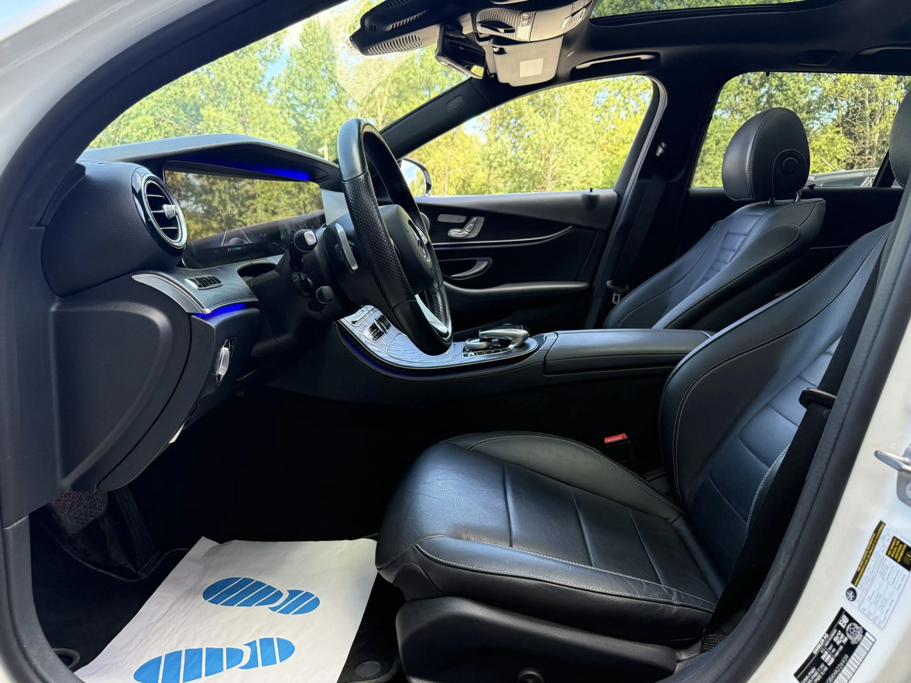 Mercedes-Benz E 400 4Matic AMG *MULTIBEAM*PANO*360°* — photo 11