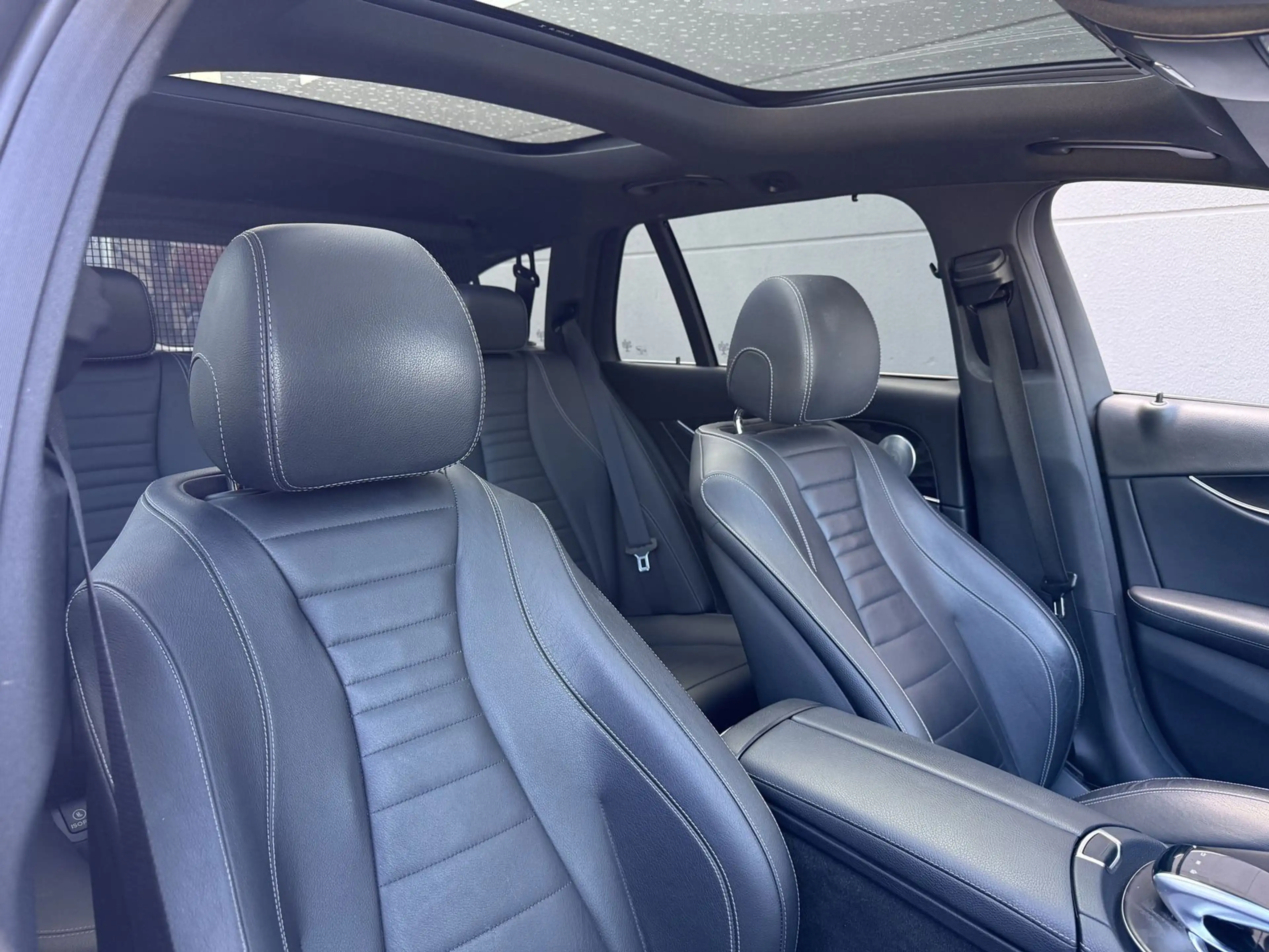 Mercedes-Benz E 400 4Matic AMG *MULTIBEAM*PANO*360°* — photo 14
