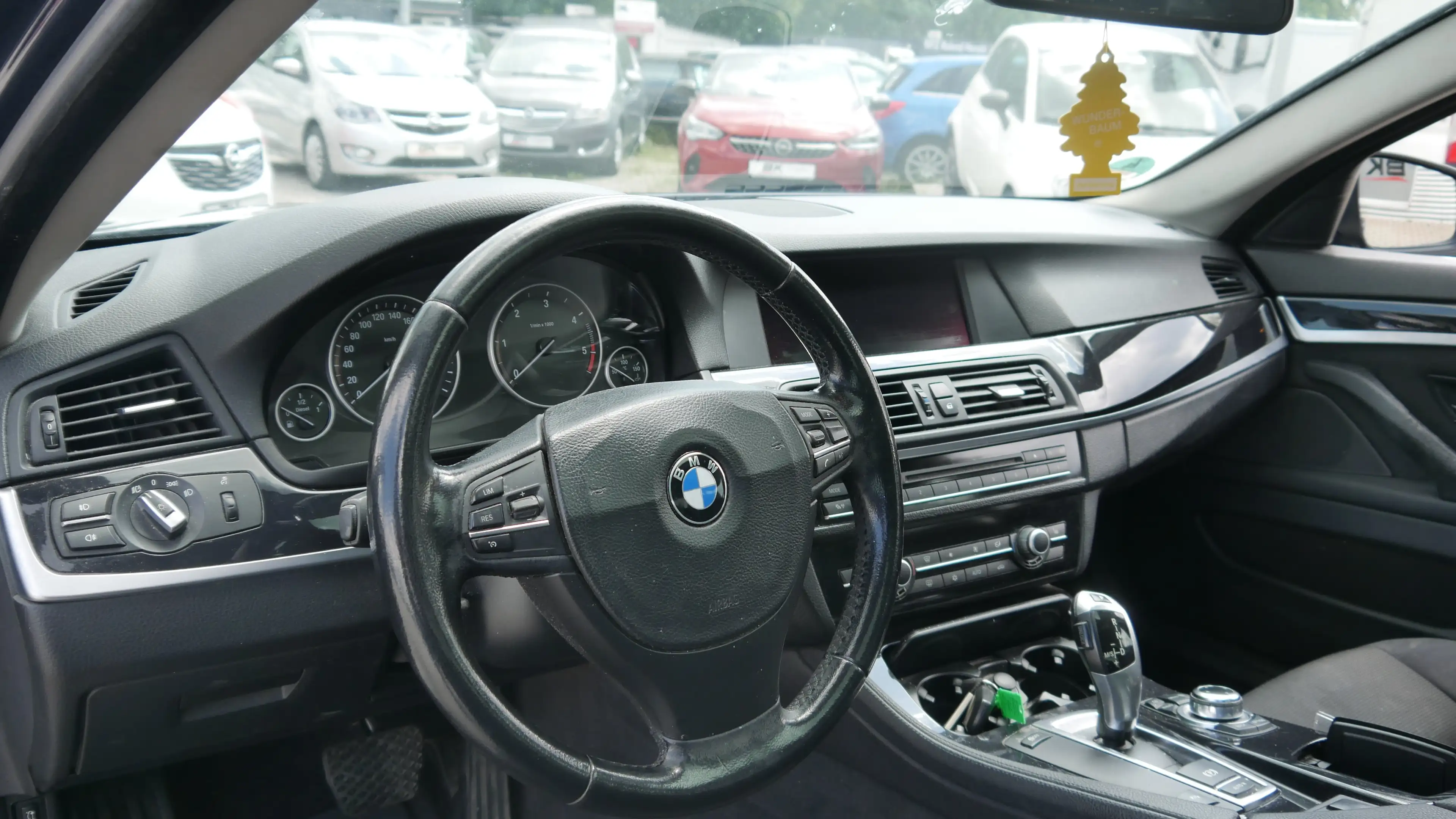 BMW 525 d TÜV,- Kundendienst Neu Sitzheiz Klima Tempoma — photo 9