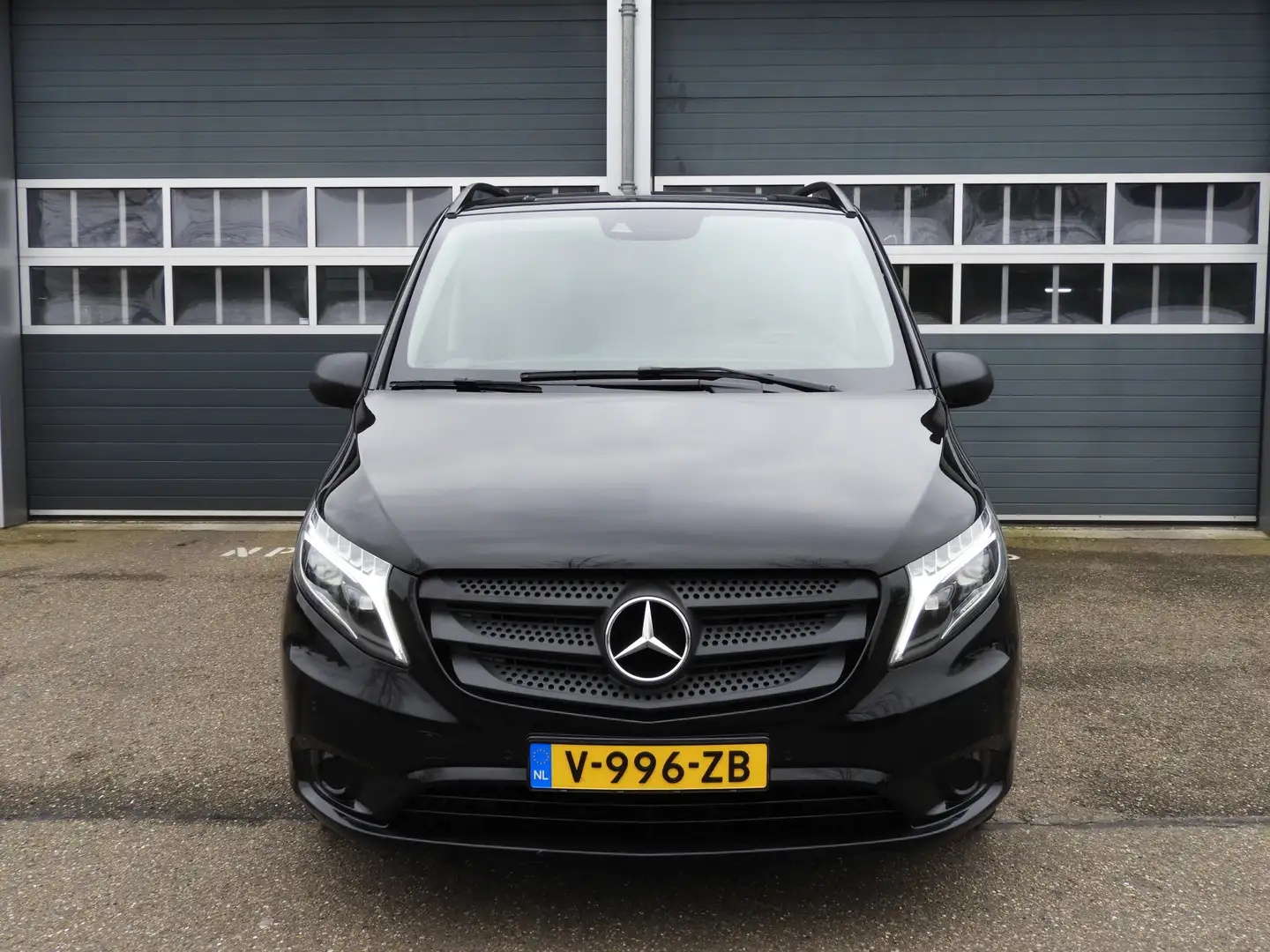 Mercedes-Benz Vito 114 CDI Lang AUT | LED | NAV | CAMERA | NL-AUTO Zwart - 2