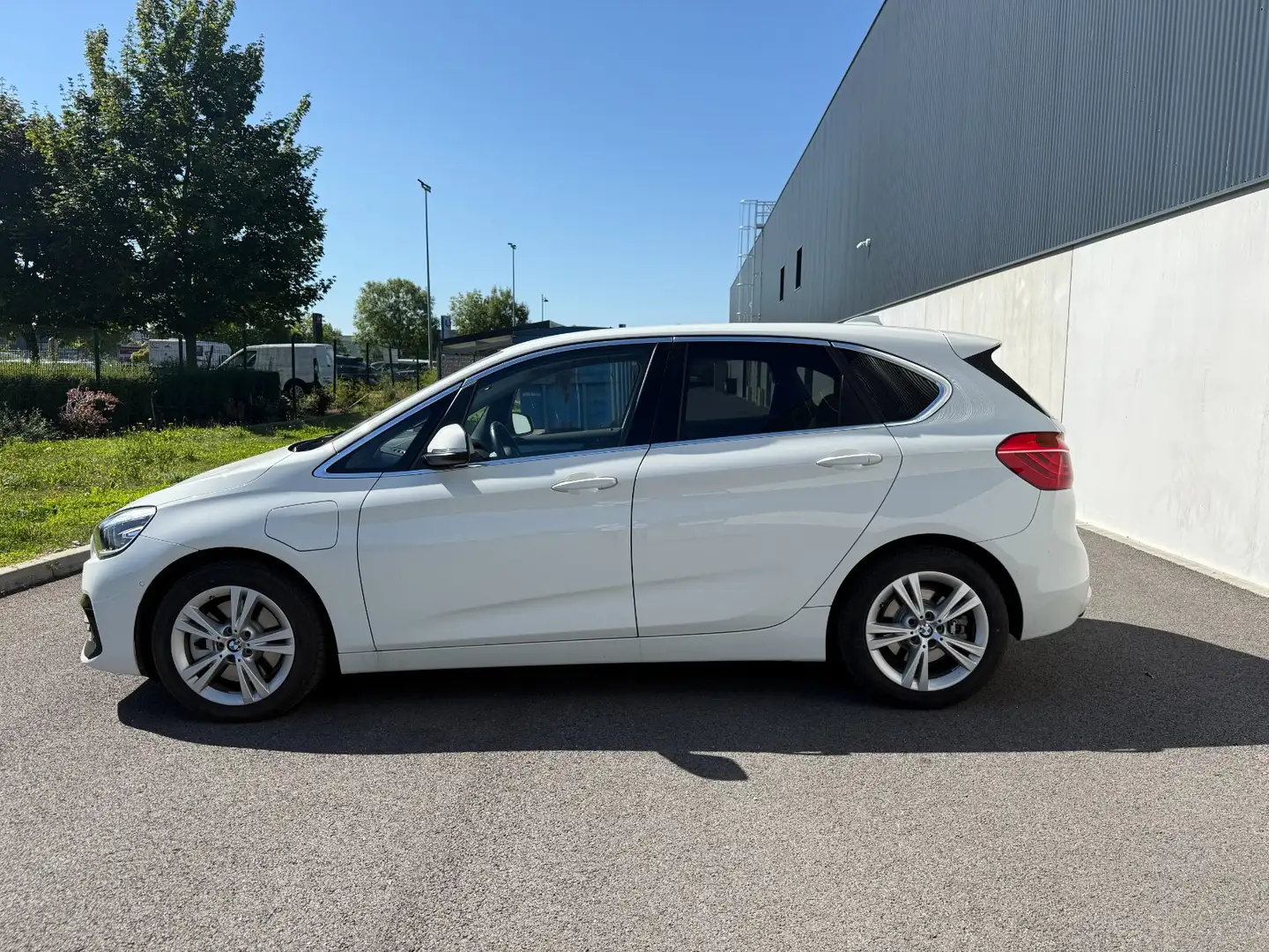 BMW 225 Active Tourer 225xe iPerformance 224 ch BVA6 Business Design Blanc - 2