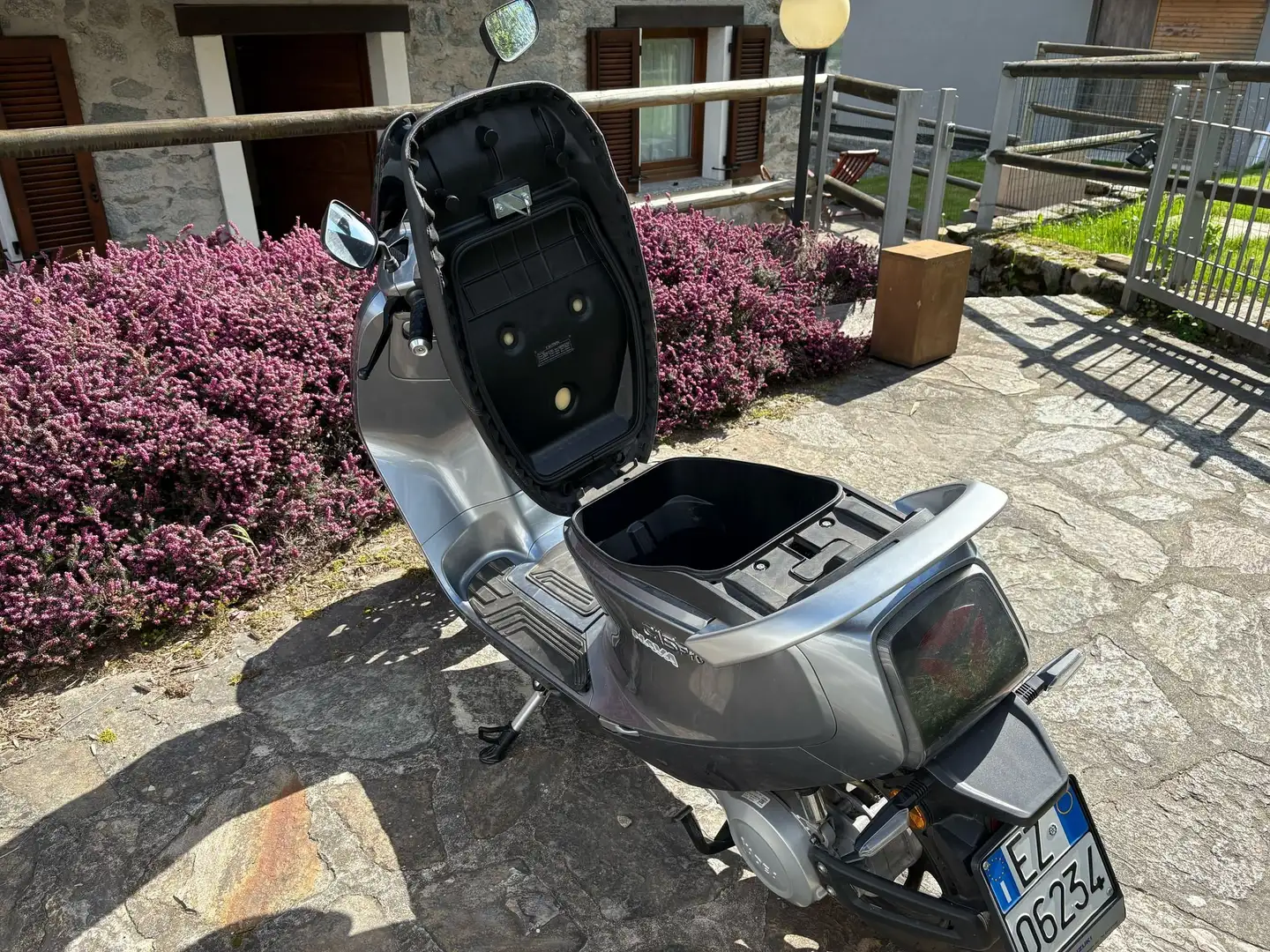 Yadea C1S PRO Grigio - 2