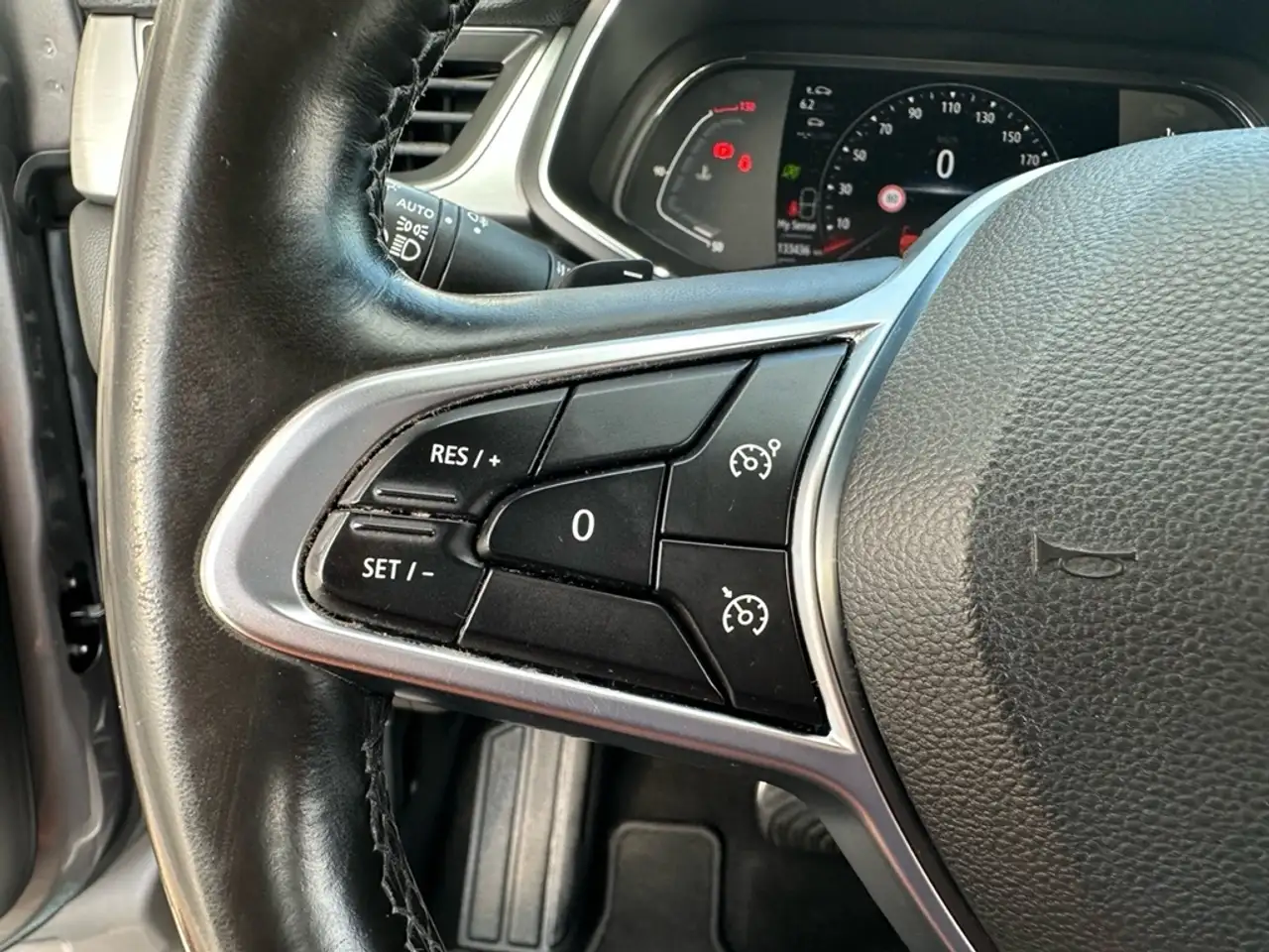Renault Captur — photo 11