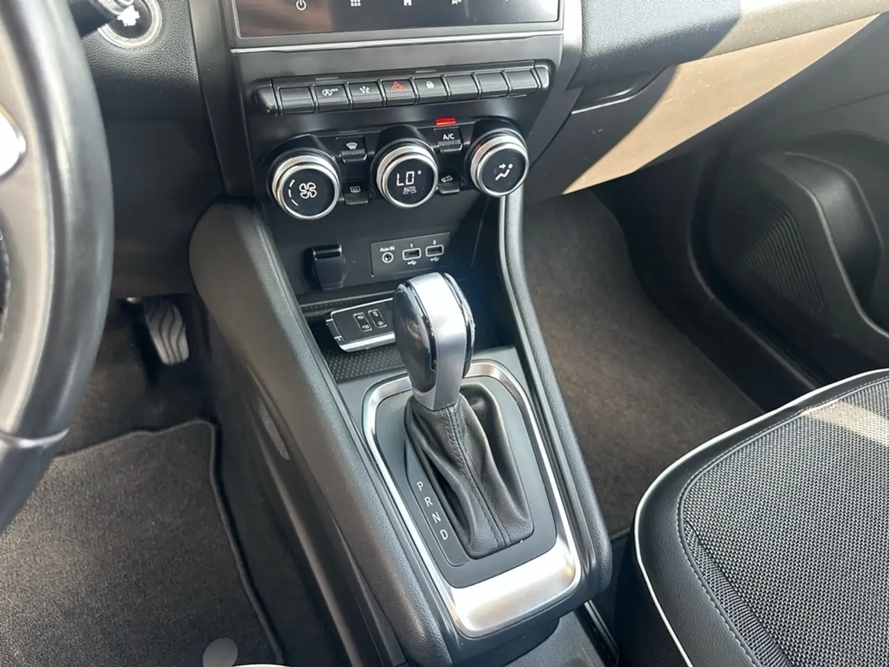 Renault Captur — photo 19