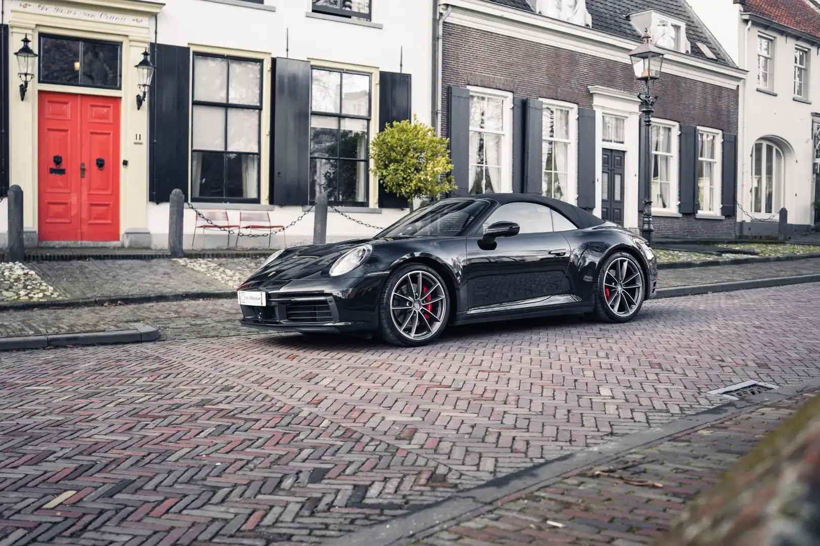 Porsche 992 Cabrio 3.0 Carrera 4 S Sportchrono Schwarz - 2