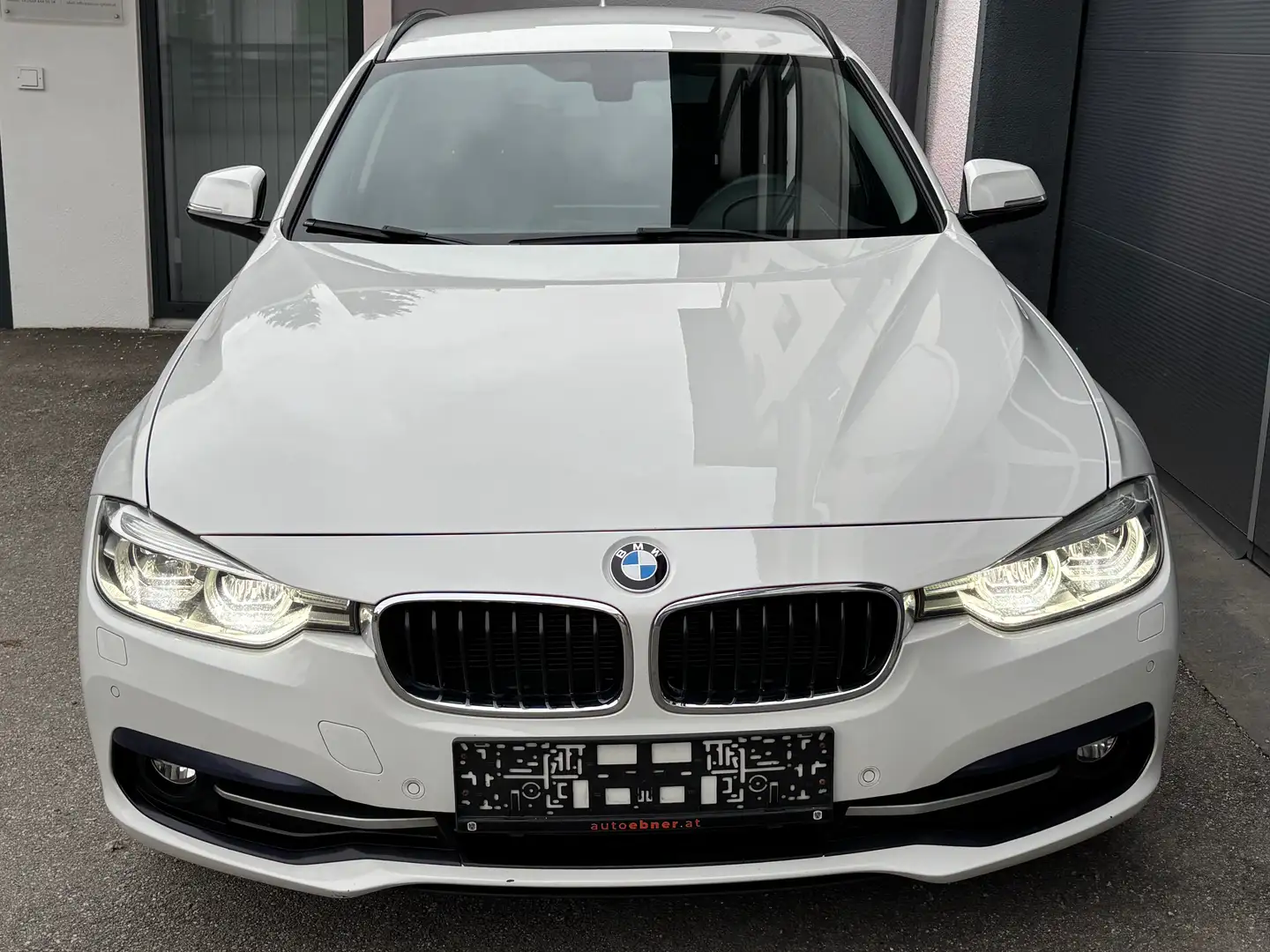 BMW 320 320 d xDrive aut. *Sport-Line*AHK*LED*S-SITZ*NAVI* Weiß - 2