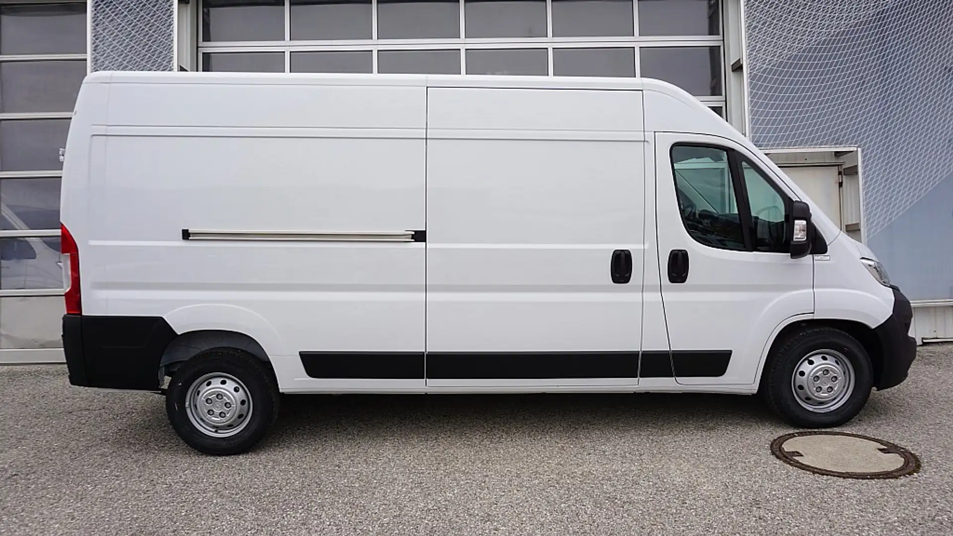 Opel Movano L3H2 Kastenwagen 35+ BlueHDi 140 Weiß - 2