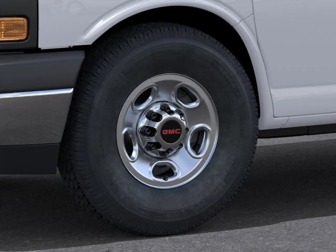 GMC Savana снимка GMC Savana