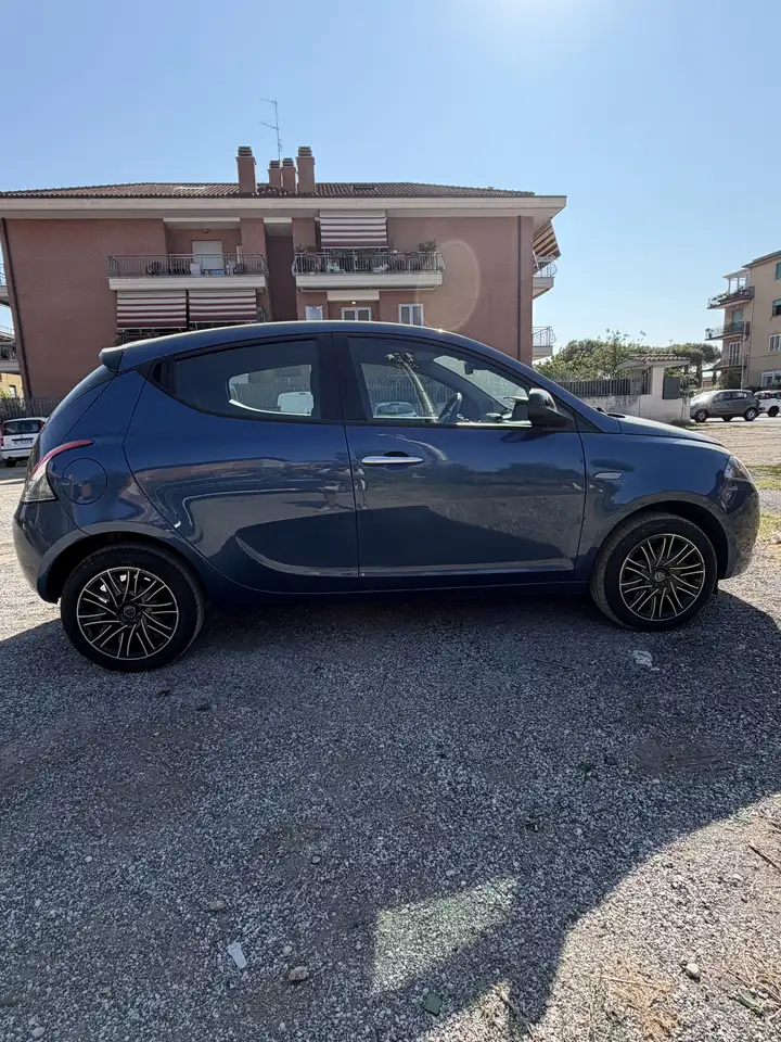 Lancia Ypsilon 2024