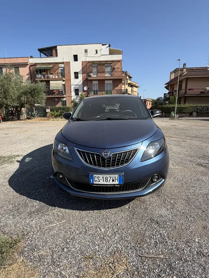Lancia Ypsilon 2024