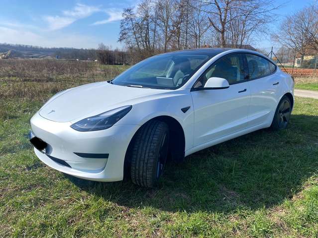 Imagine Tesla Model 3 Kamera LED  RWD Hinterradantrieb
