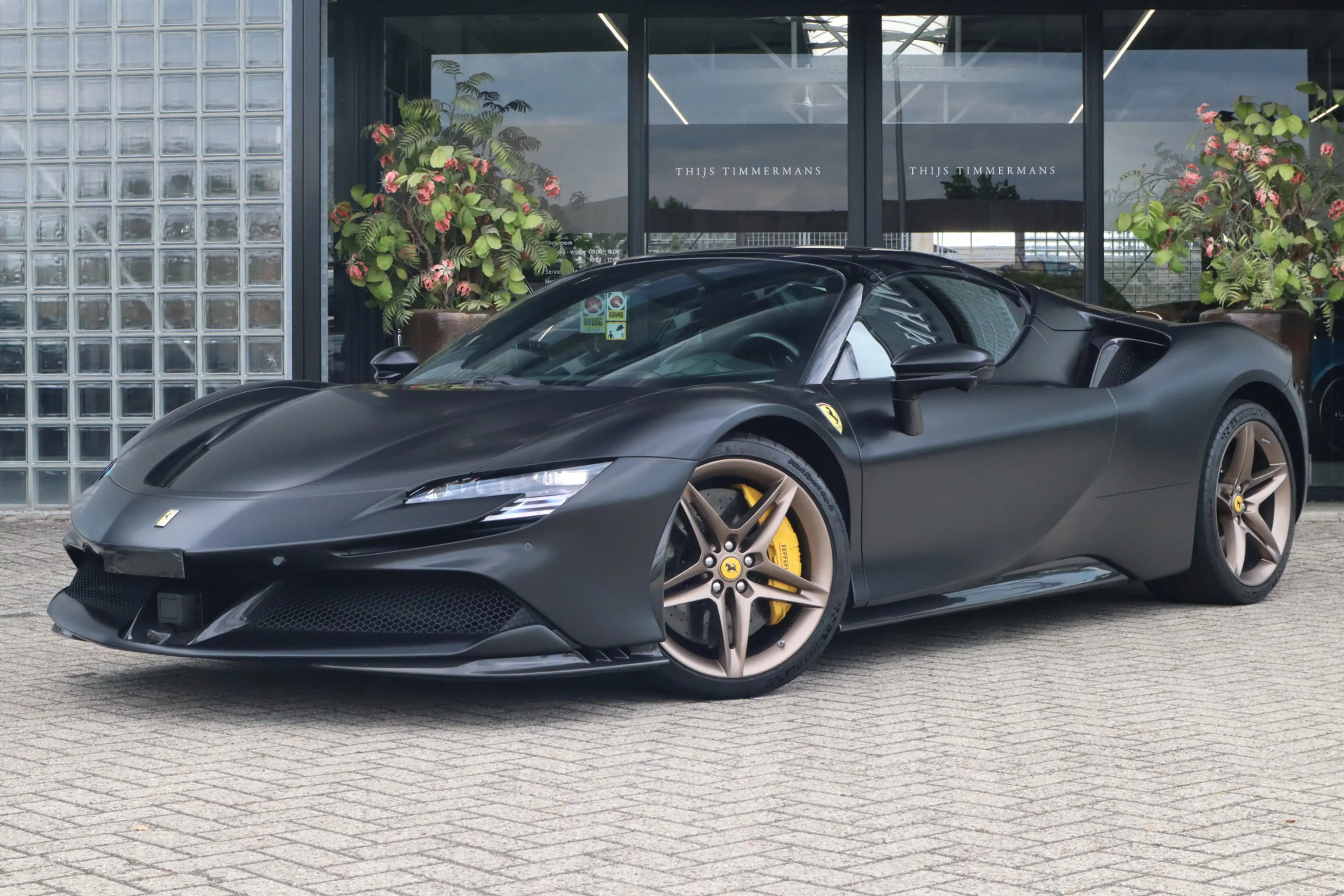 Ferrari SF90 Spider 4.0 V8 | Novitec-uitlaat, Carbon in/ex, Lift, Pass — photo 2