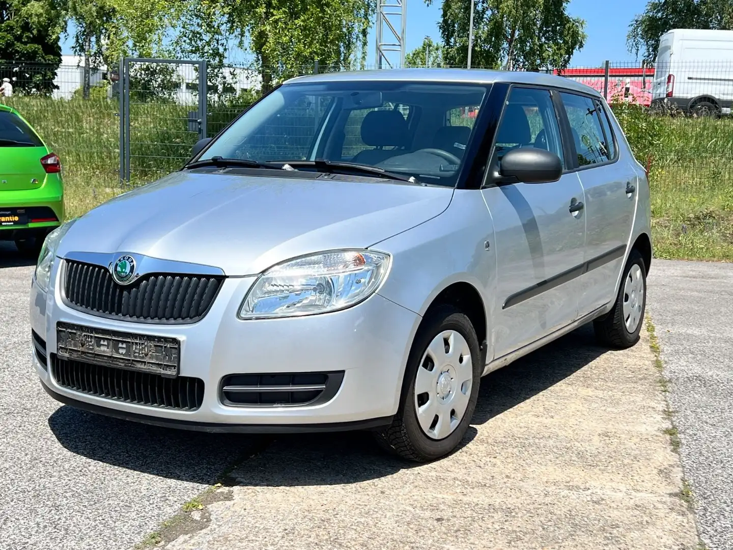 Skoda Fabia Cool Edition 1.4/KLIMA/2-Hand Plateado - 1