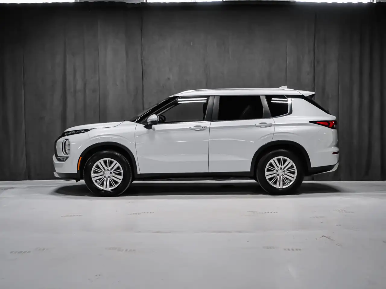 Mitsubishi Outlander снимка Mitsubishi Outlander