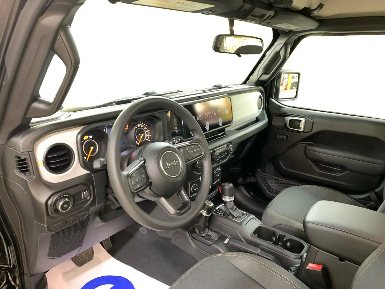 Jeep Wrangler снимка Jeep Wrangler