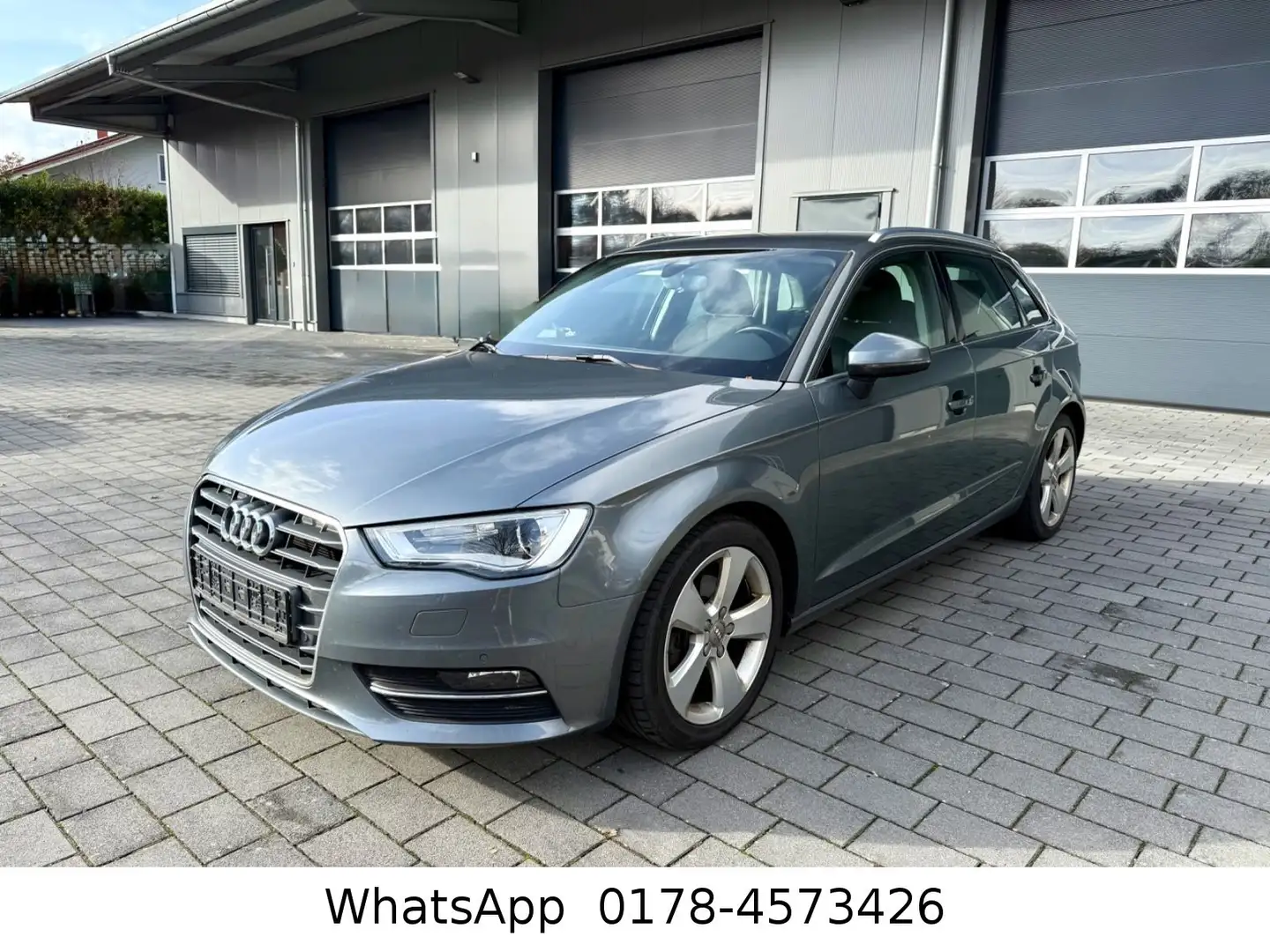 Audi A3 Sportback ambition Grau - 1