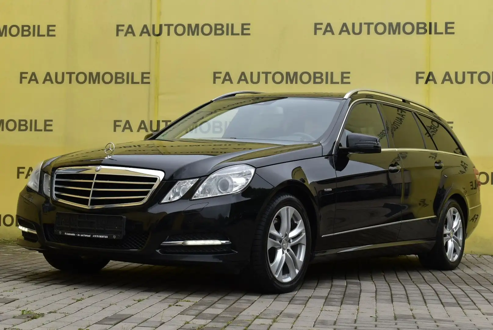 Mercedes-Benz E 250 CDI BE/LEDER/AHK/SHZ/PDC/AHK/ALU(COMAND/SH Schwarz - 1
