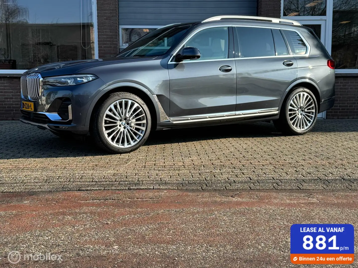 BMW X7 xDrive40i HIGH EXE PANO/LEDER/NAVI/LASER Šedá - 1