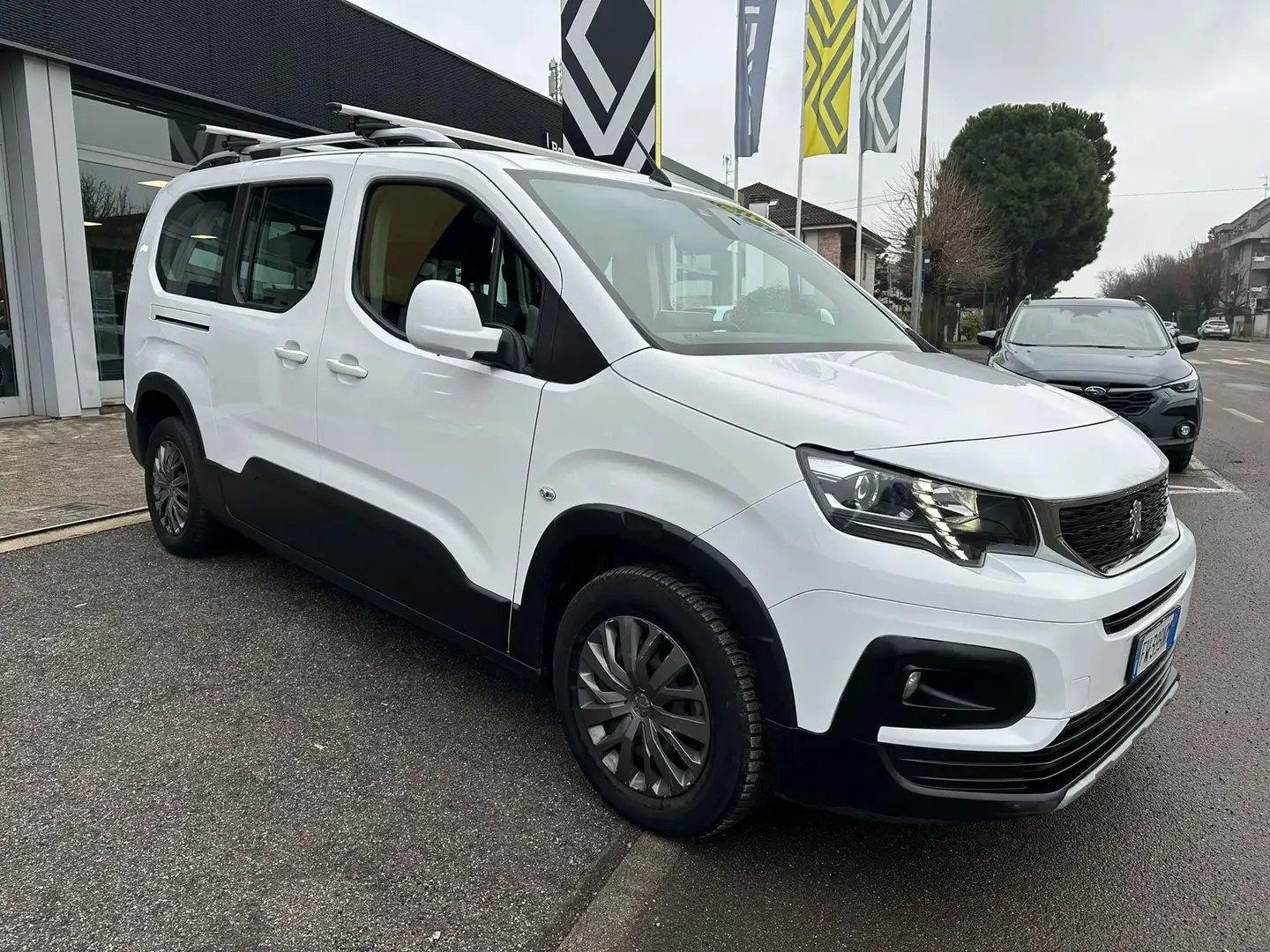 Peugeot Rifter Rifter BlueHDi 130 S&S EAT8 Active Long Bianco - 2
