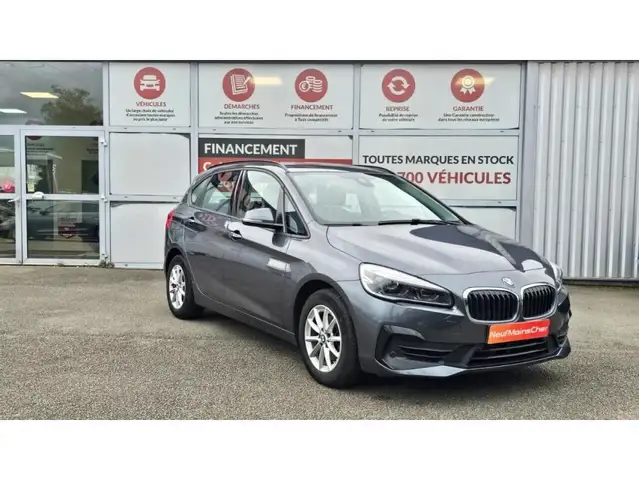 BMW Lounge 216dA + Sellerie cuir + Navigation Business