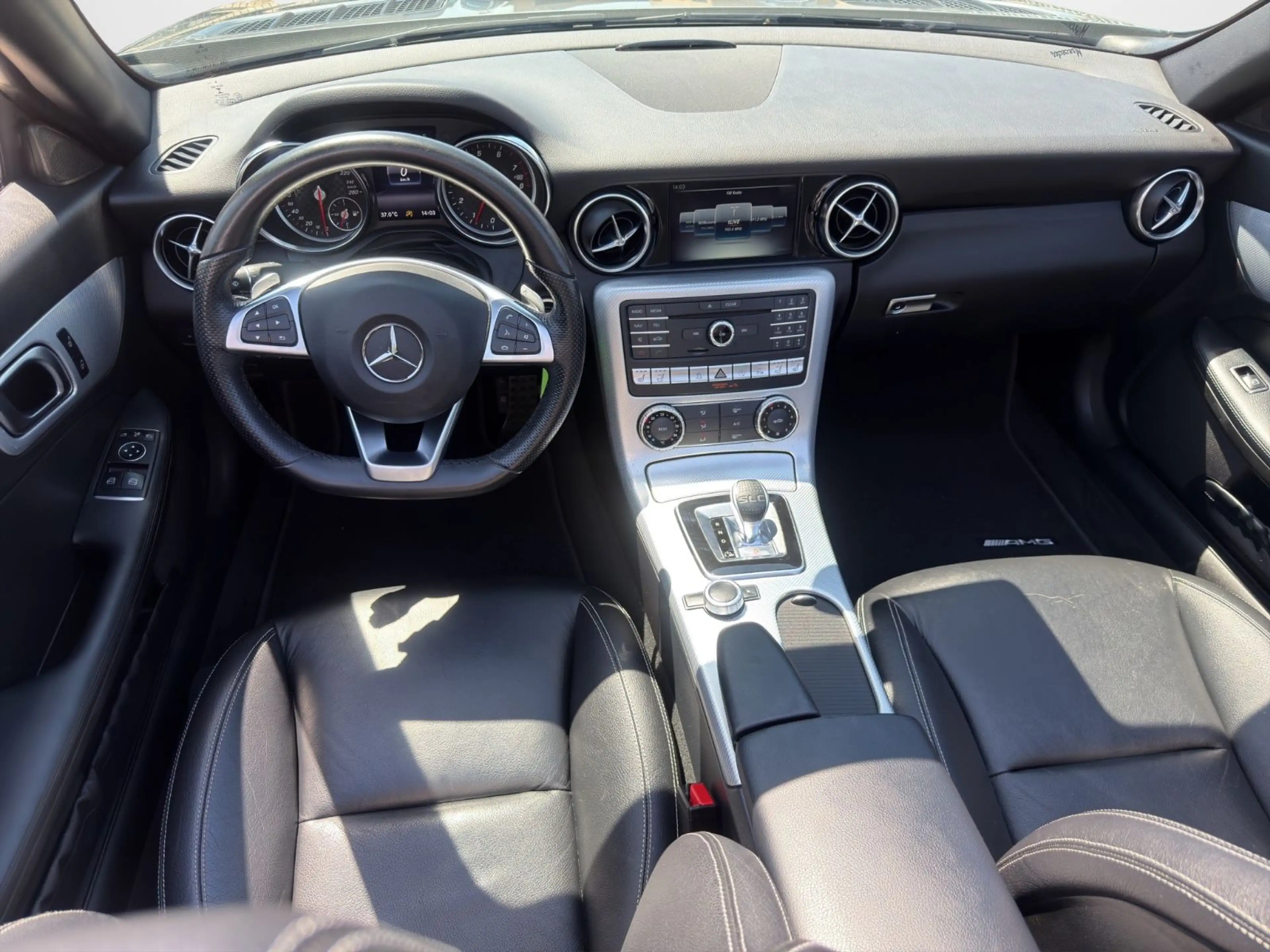 Mercedes-Benz SLC 180 AMG Line*LED*LEDER*NAVI*PDC*ALU*PANO* — photo 15