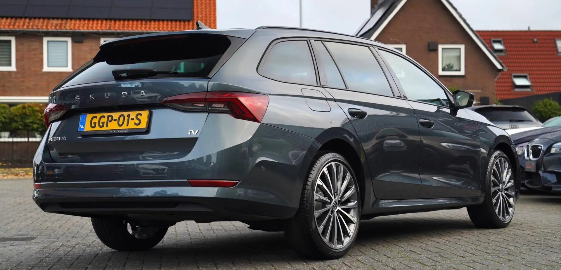 Skoda Octavia Combi 1.4 TSI iV PHEV Business Edition Plus | Kuip Grijs - 2