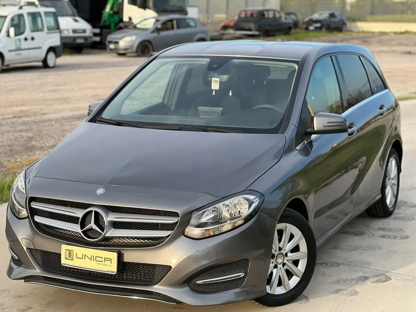 Mercedes-Benz B 180 d 109cv BUSINESS ITALIANA Szürke - 2