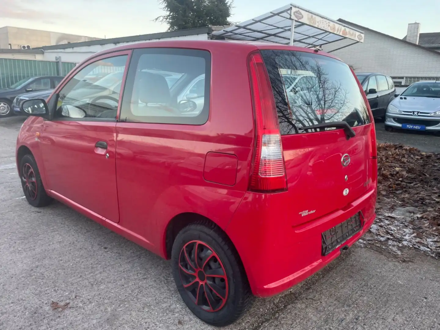 Daihatsu Cuore Plus Allwetterreifen !!! NUR 72 TKM !!! Rot - 2