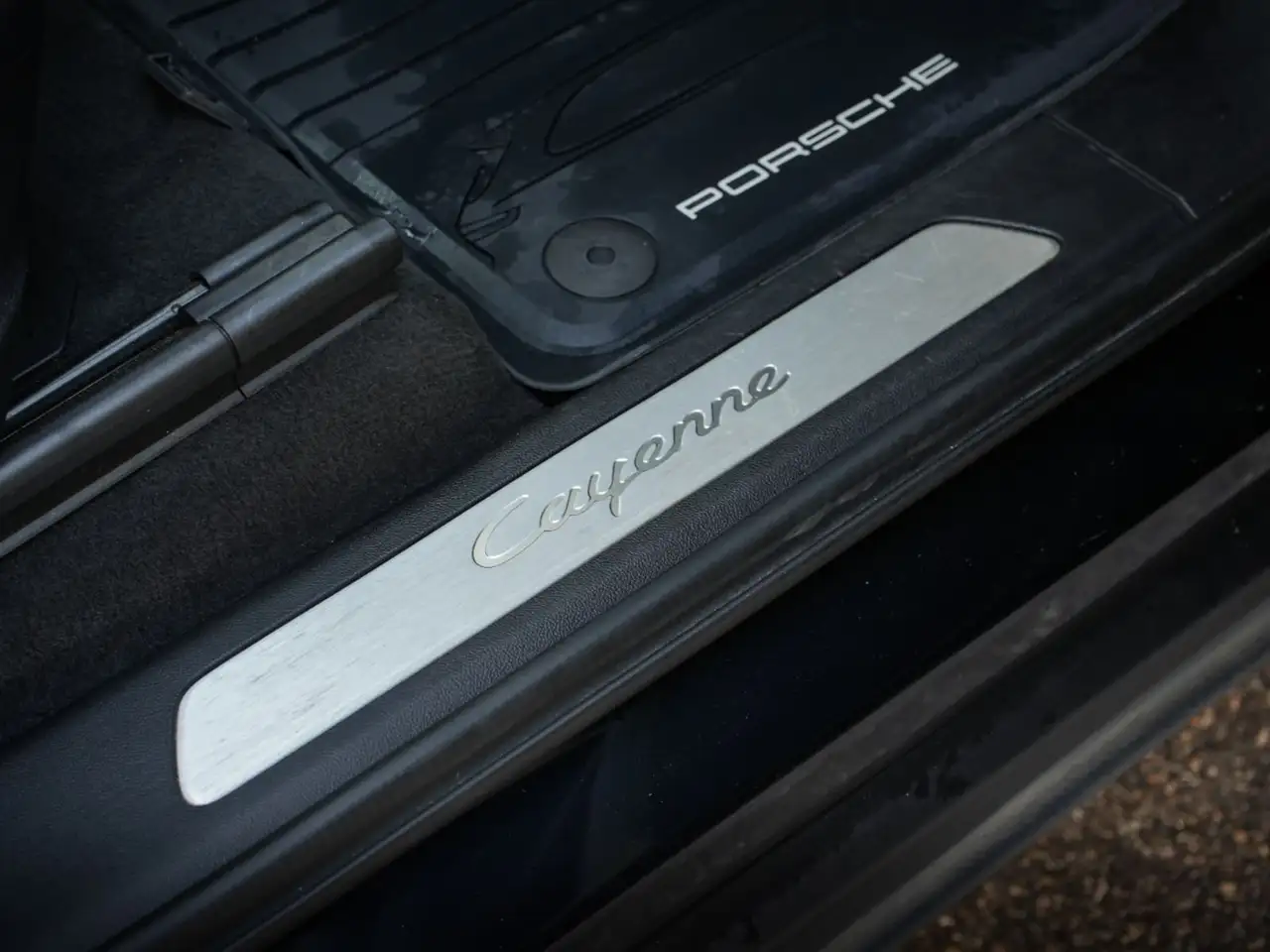 Porsche Cayenne снимка Porsche Cayenne