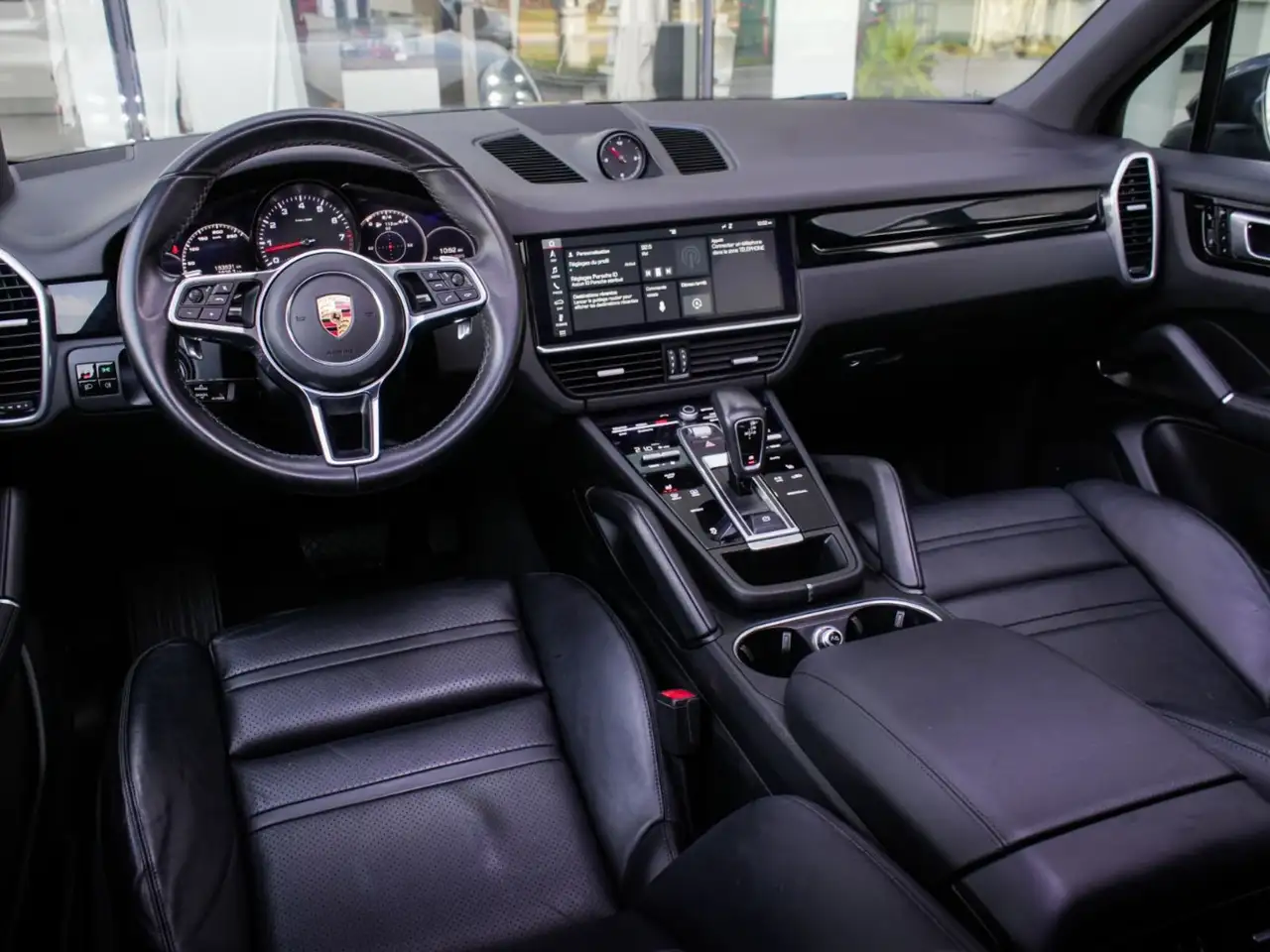 Porsche Cayenne снимка Porsche Cayenne
