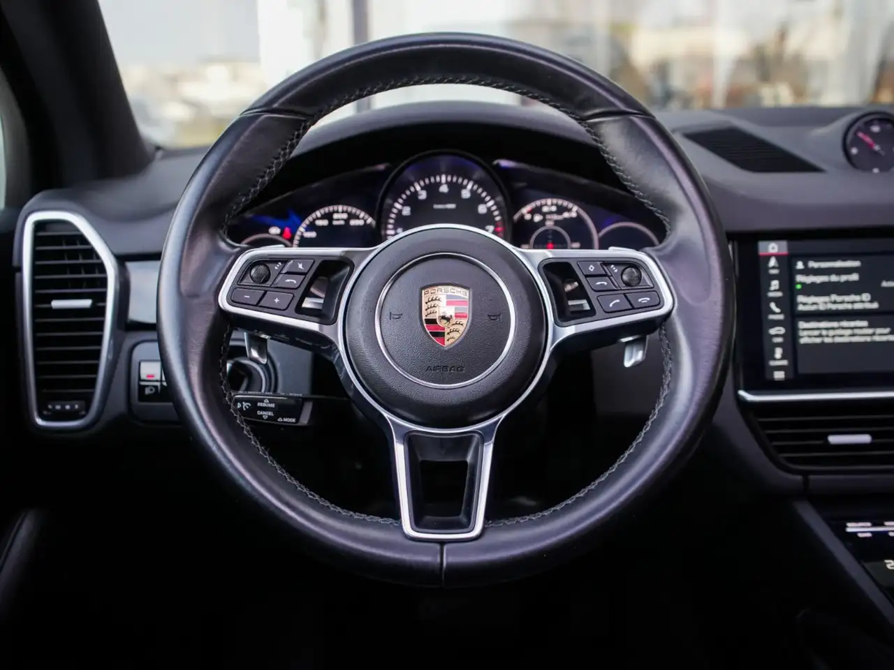 Porsche Cayenne снимка Porsche Cayenne