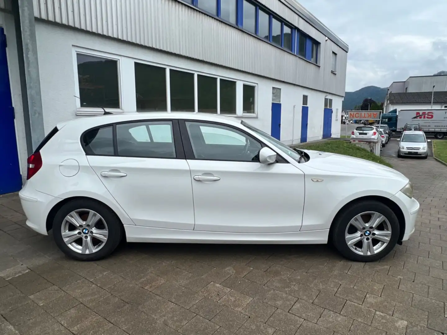 BMW 116 Baureihe 1 Lim. 116i Weiß - 2