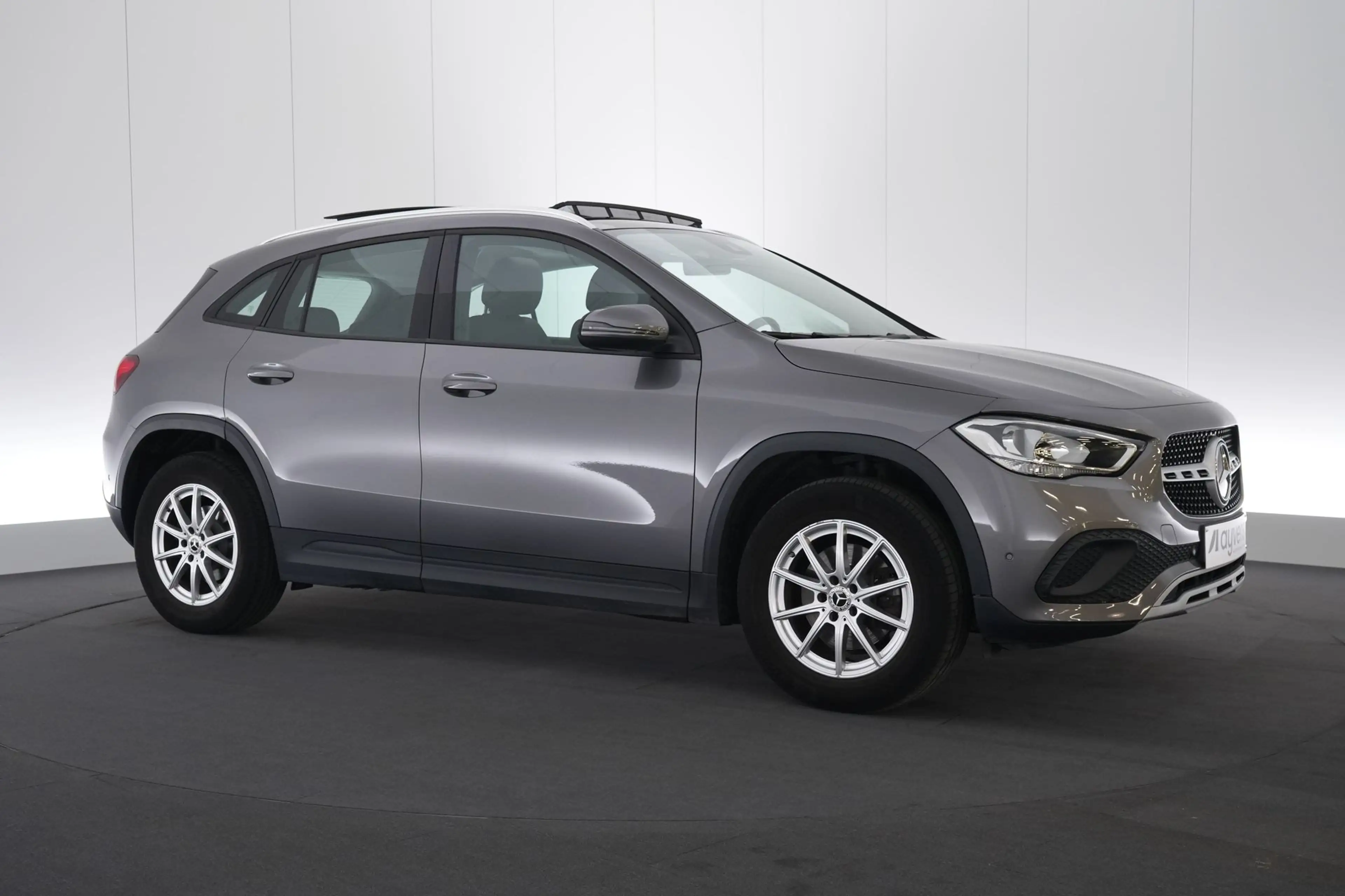 Mercedes-Benz GLA 180 Class 180dA Business Solution LEDER/STOF LED GPS P — photo 4