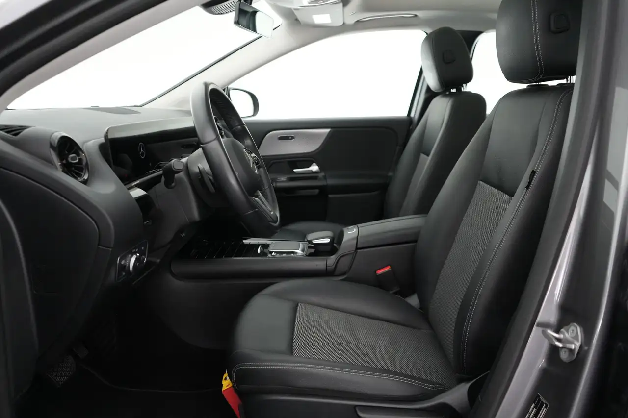 Mercedes-Benz GLA Class 180dA Business Solution LEDER/STOF LED GPS P, миниатюра 17