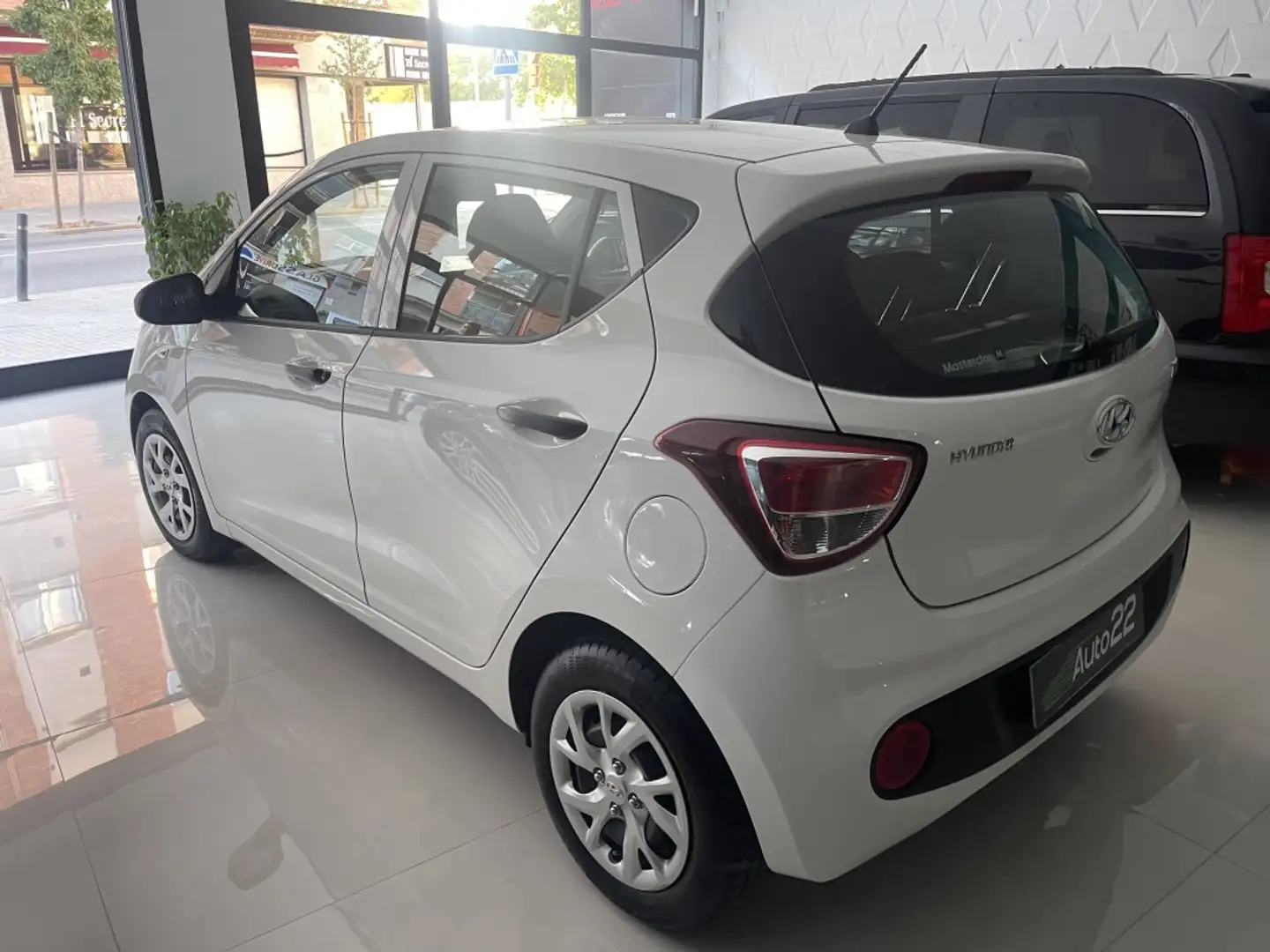 Hyundai i10 1.0 Klass Blanc - 2