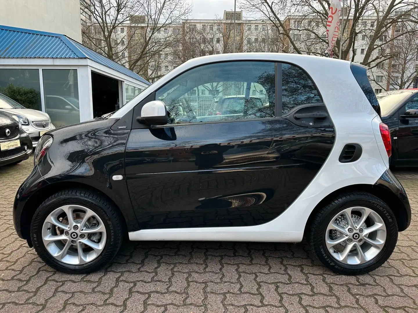 smart forTwo fortwo TWINAMIC passion DCT*PANORAMA*SHZ*NAVI* Noir - 2