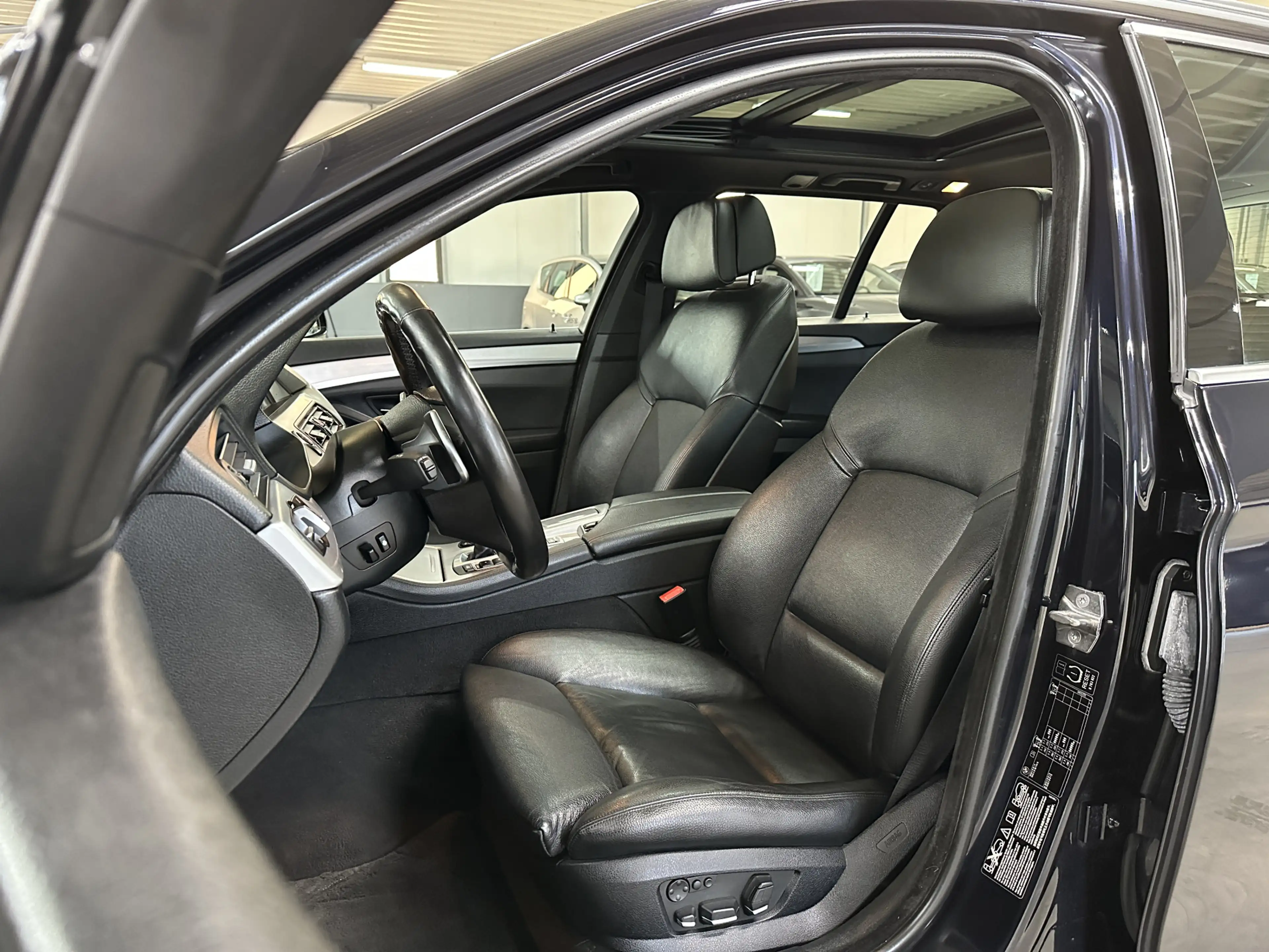 BMW M550 5 Serie Touring M550xd 381pk | Pano | Head-up | Tr — photo 3