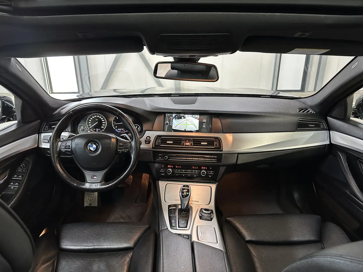 BMW M550 5 Serie Touring M550xd 381pk | Pano | Head-up | Tr Schwarz - 2