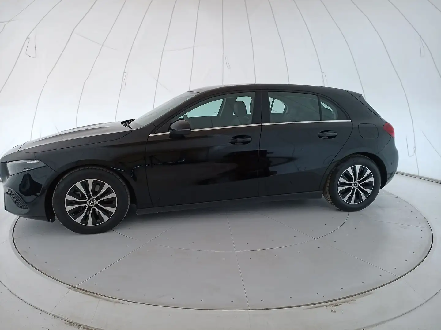 Mercedes-Benz A 180 - W177 2023 A 180 d Advanced auto Schwarz - 2