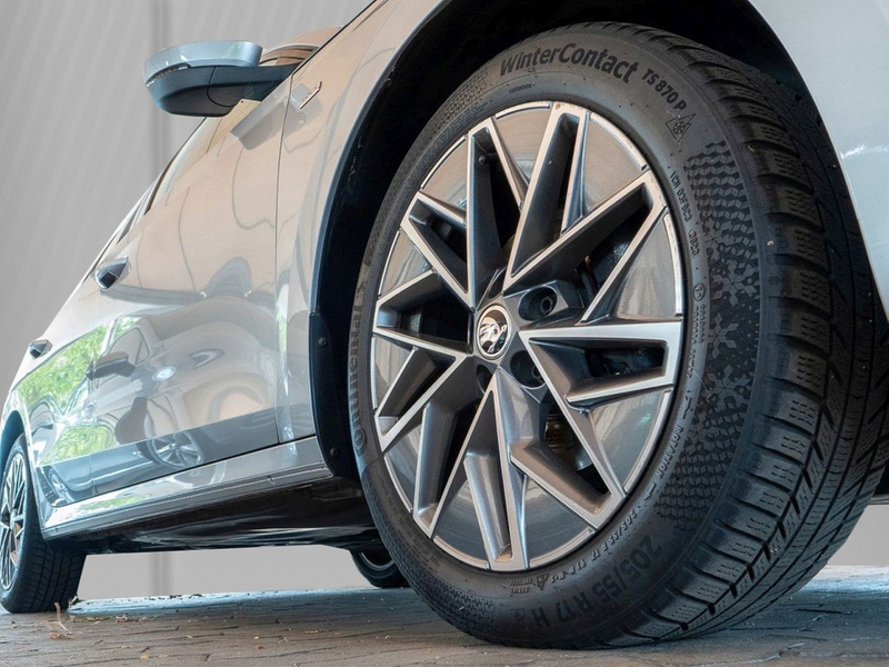 Skoda Octavia Combi 2.0 TDI Tour — photo 5