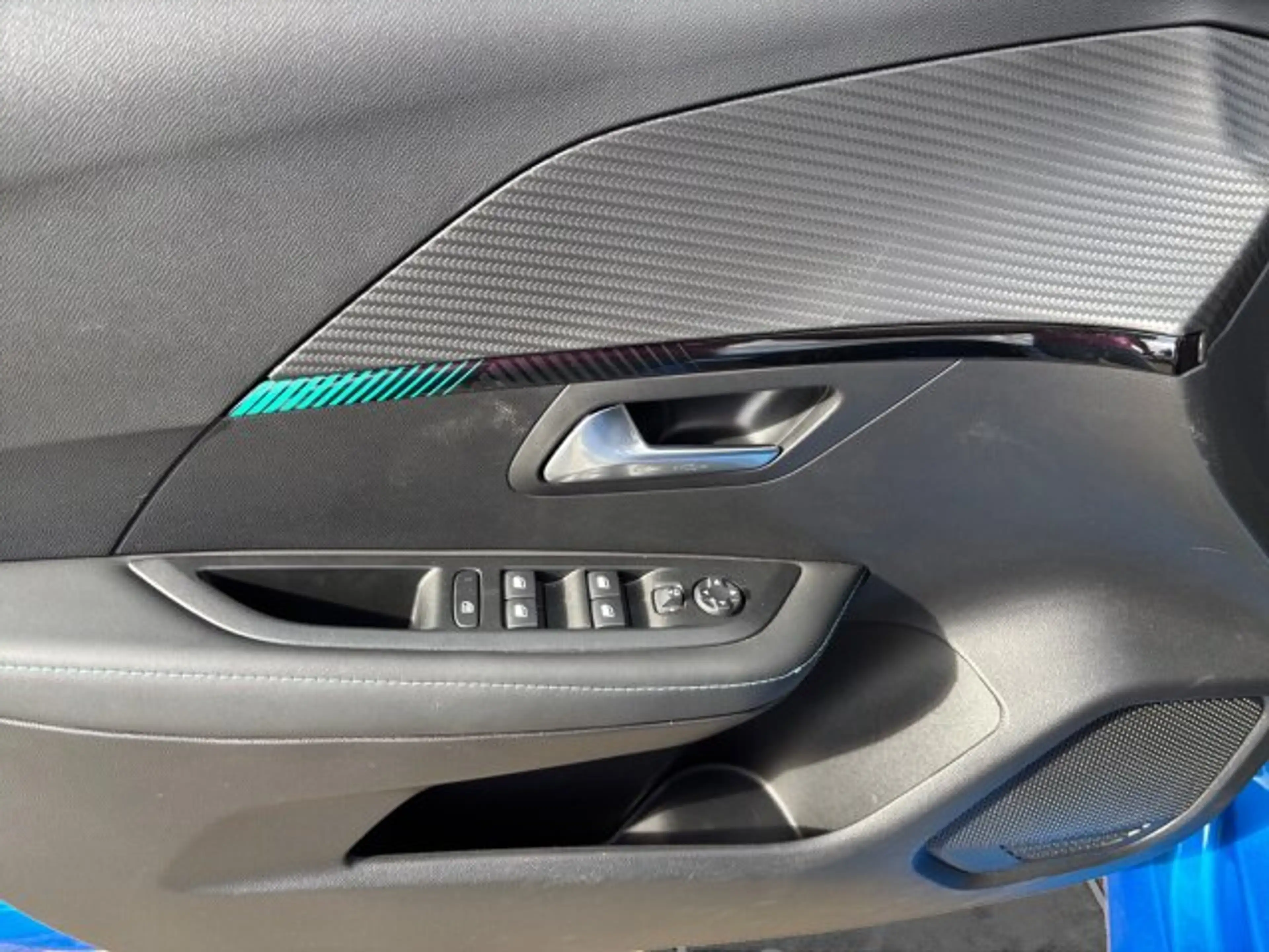 Peugeot e-208 136 Allure Pack +Rückfahrkamera+SHZ+LED+ — photo 7