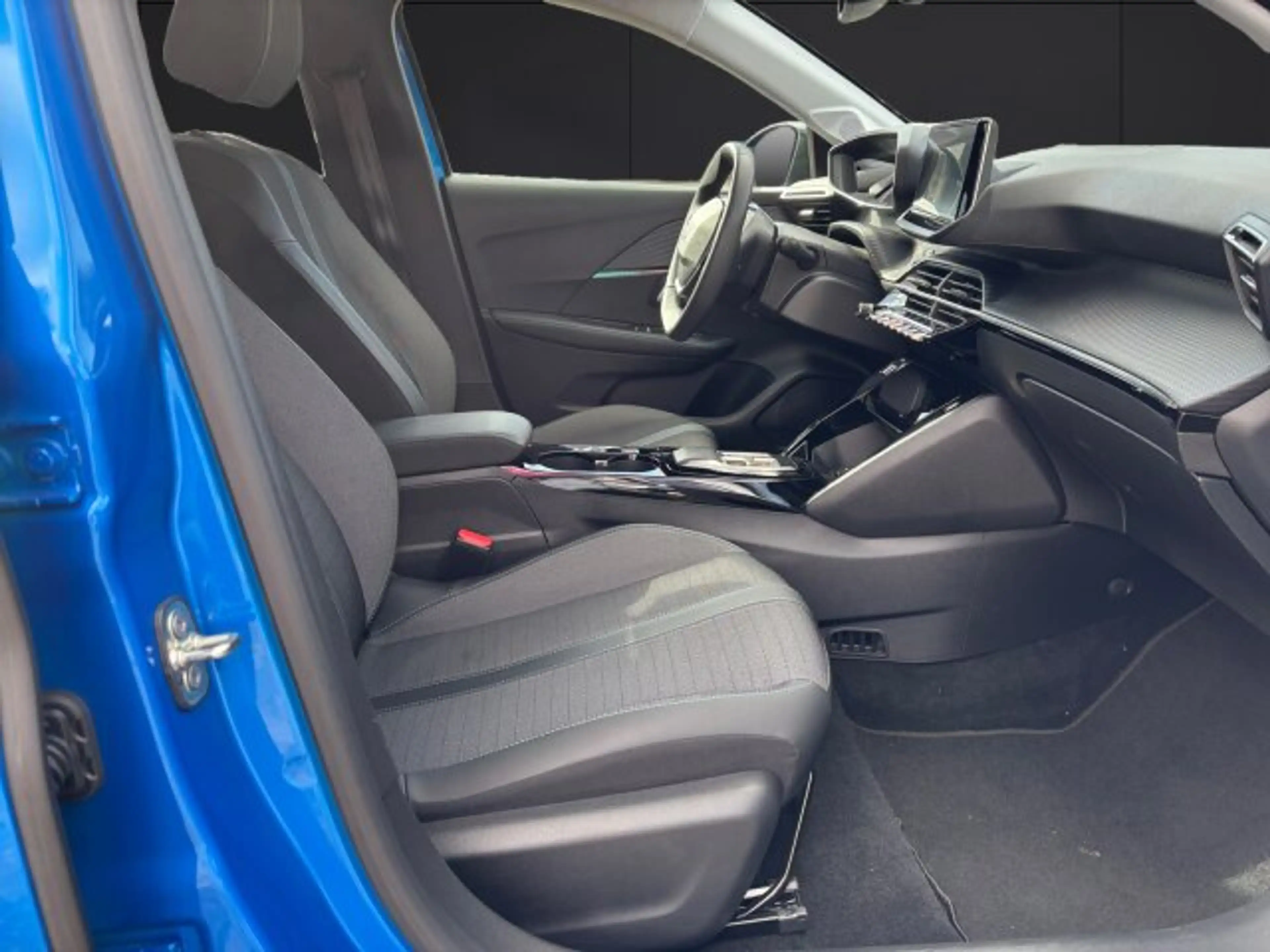 Peugeot e-208 136 Allure Pack +Rückfahrkamera+SHZ+LED+ — photo 15