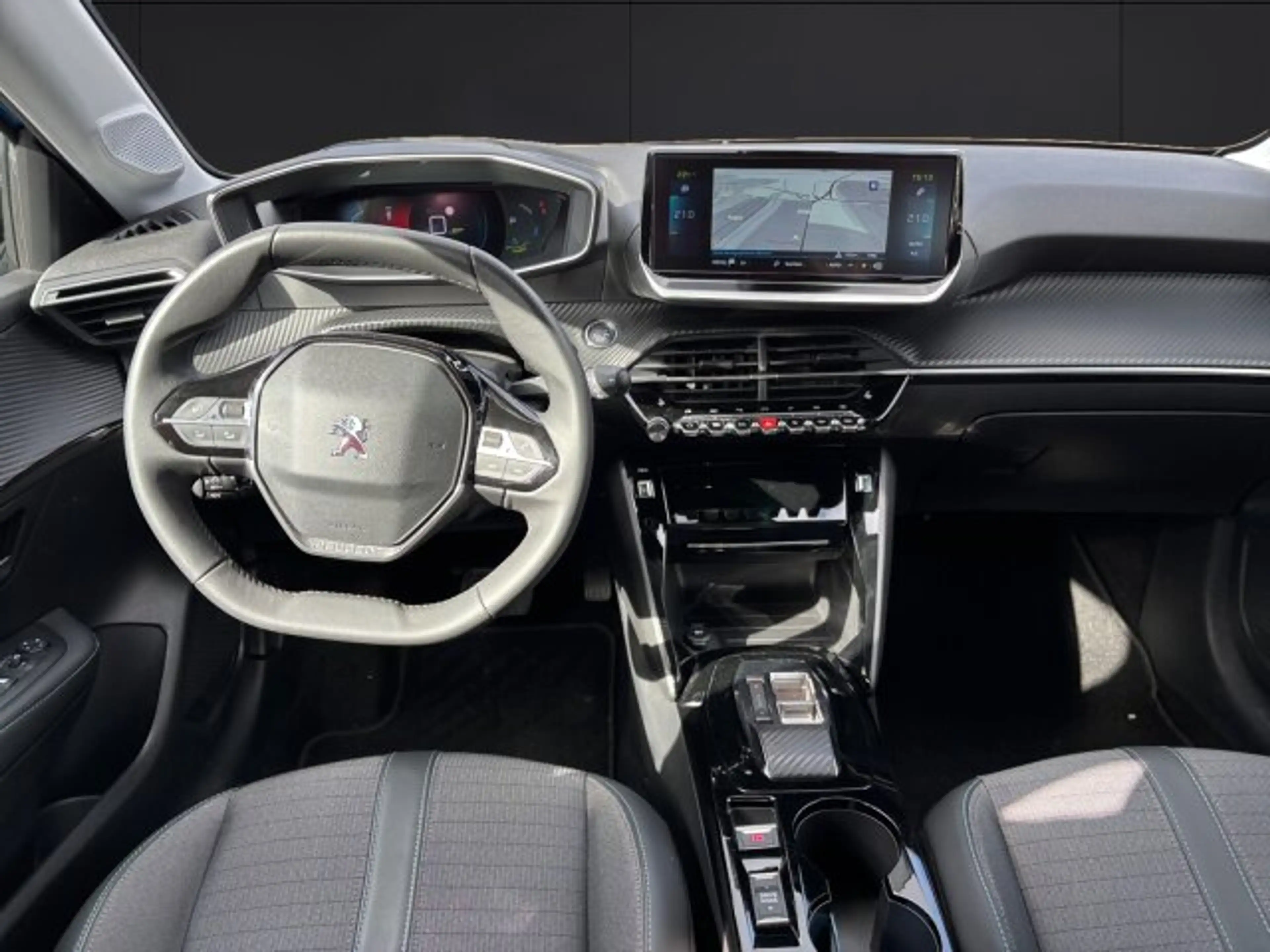 Peugeot e-208 136 Allure Pack +Rückfahrkamera+SHZ+LED+ — photo 12