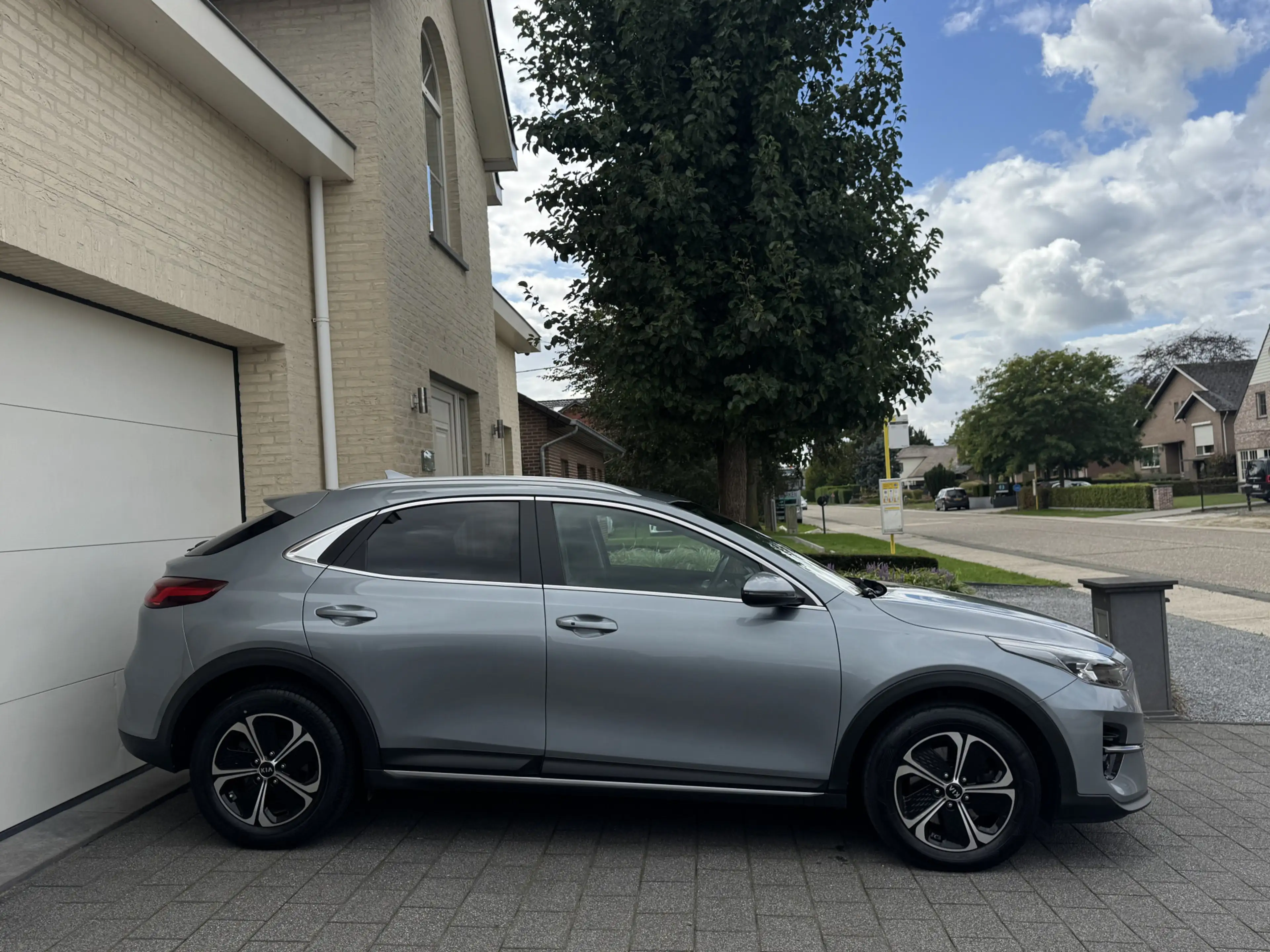 Kia XCeed 1.6 GDi PHEV DynamicLine Navi Leder Carplay Camera — photo 9