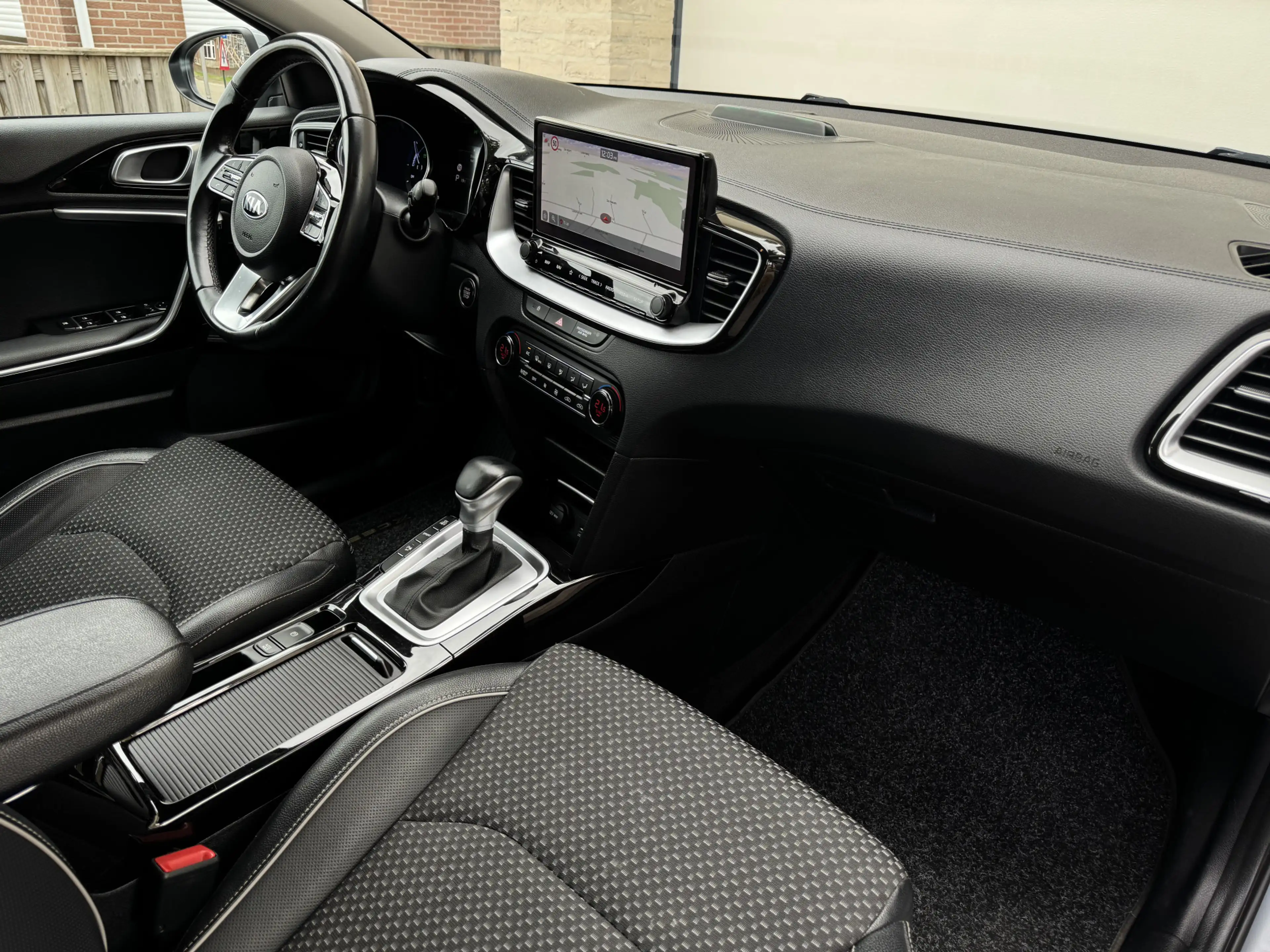 Kia XCeed 1.6 GDi PHEV DynamicLine Navi Leder Carplay Camera — photo 4