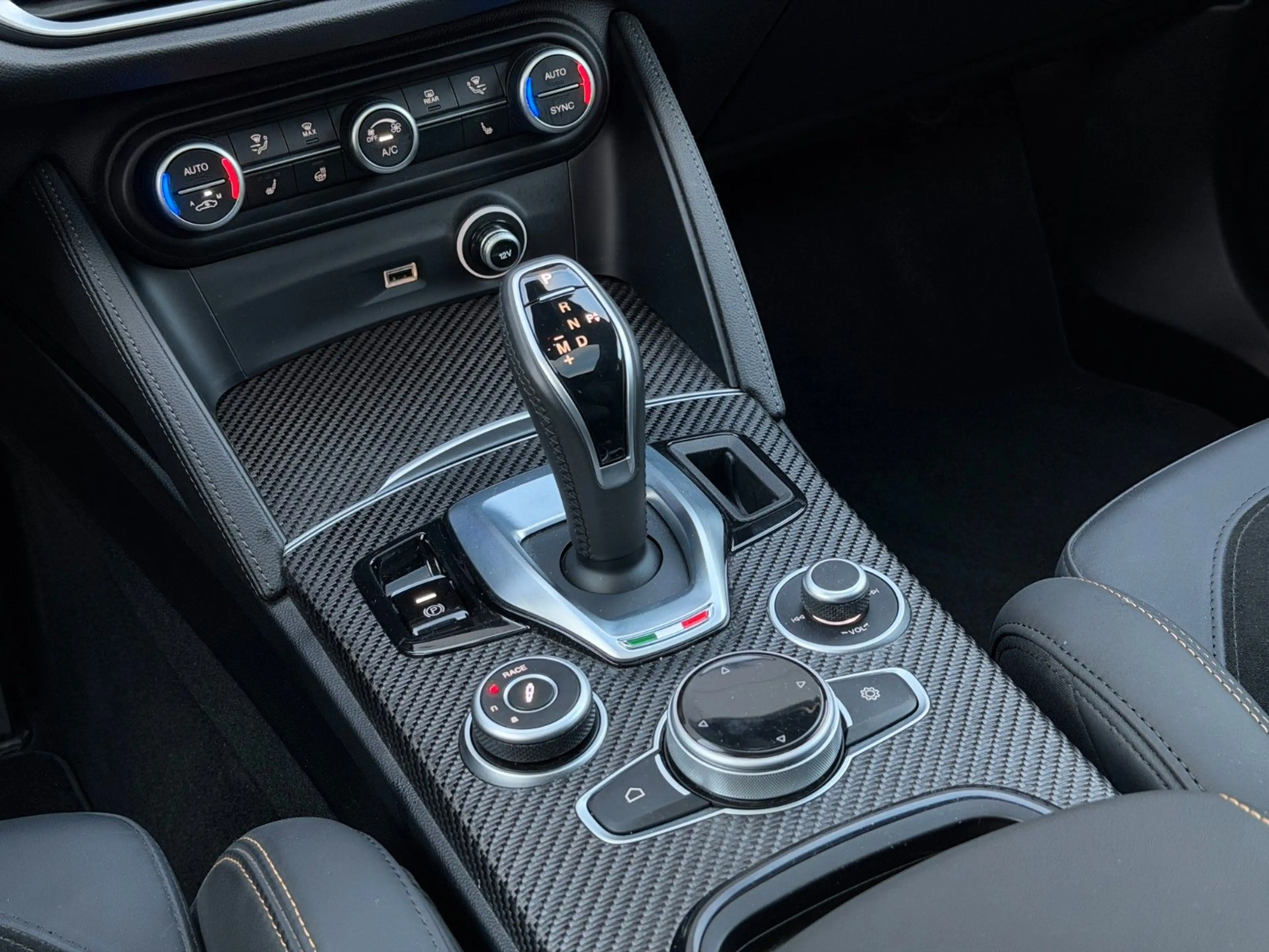 Alfa Romeo Stelvio Quadrifoglio 1 of 100 Anniversario — photo 15