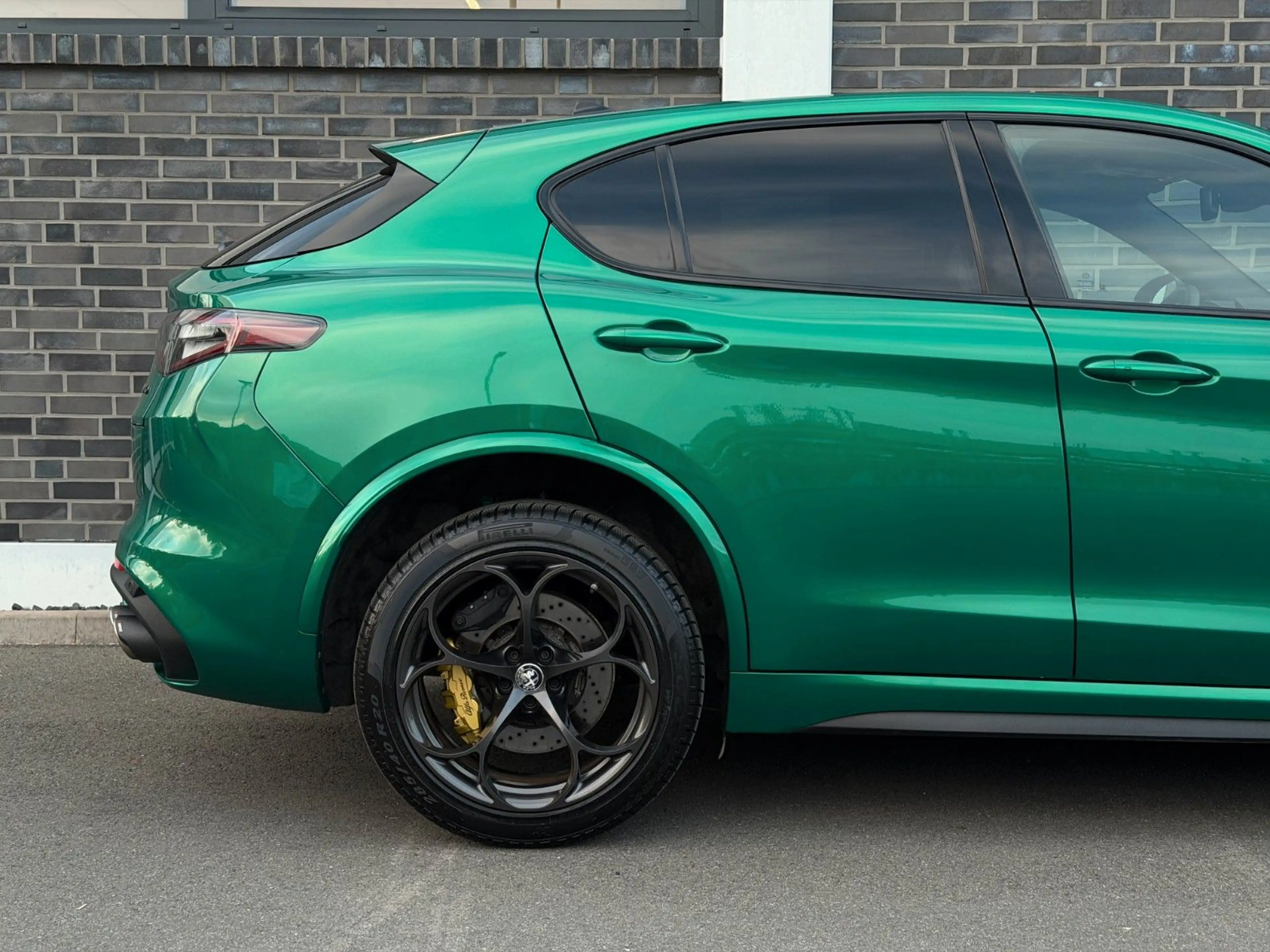 Alfa Romeo Stelvio Quadrifoglio 1 of 100 Anniversario — photo 7