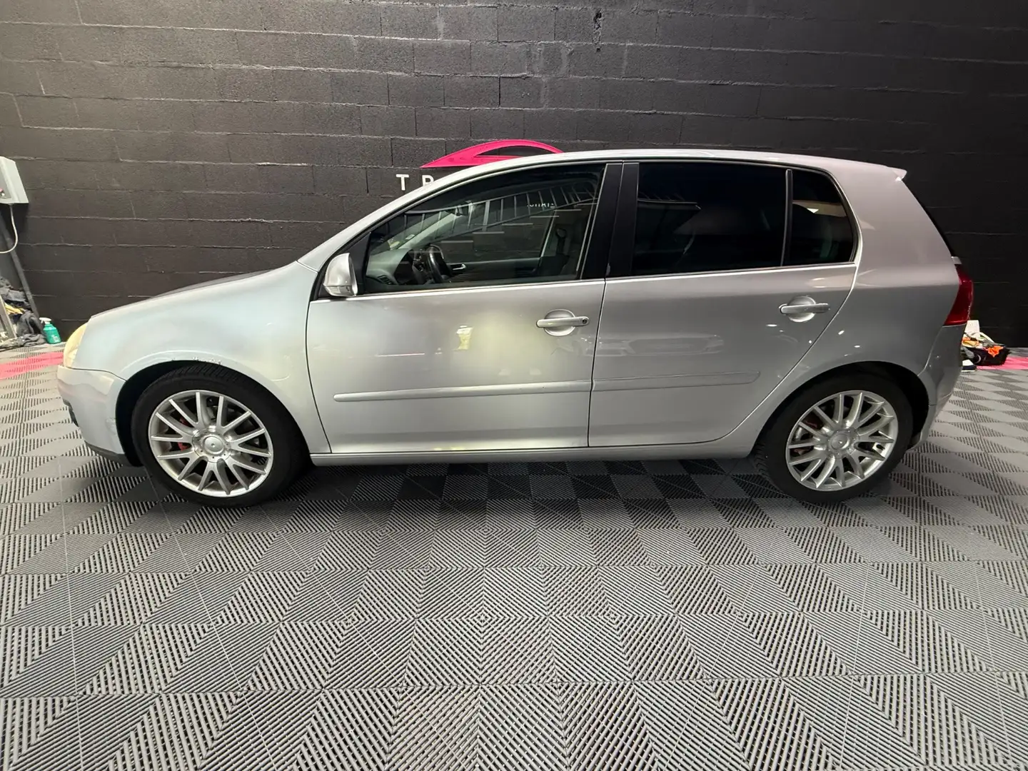 Volkswagen Golf Gris - 2