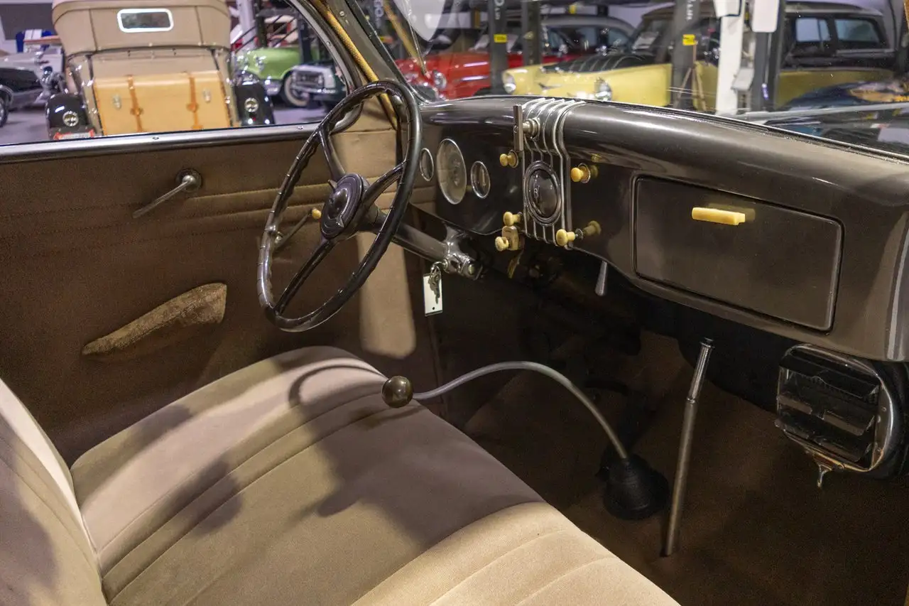 Ford De Luxe 5-Window Coupe, foto 2
