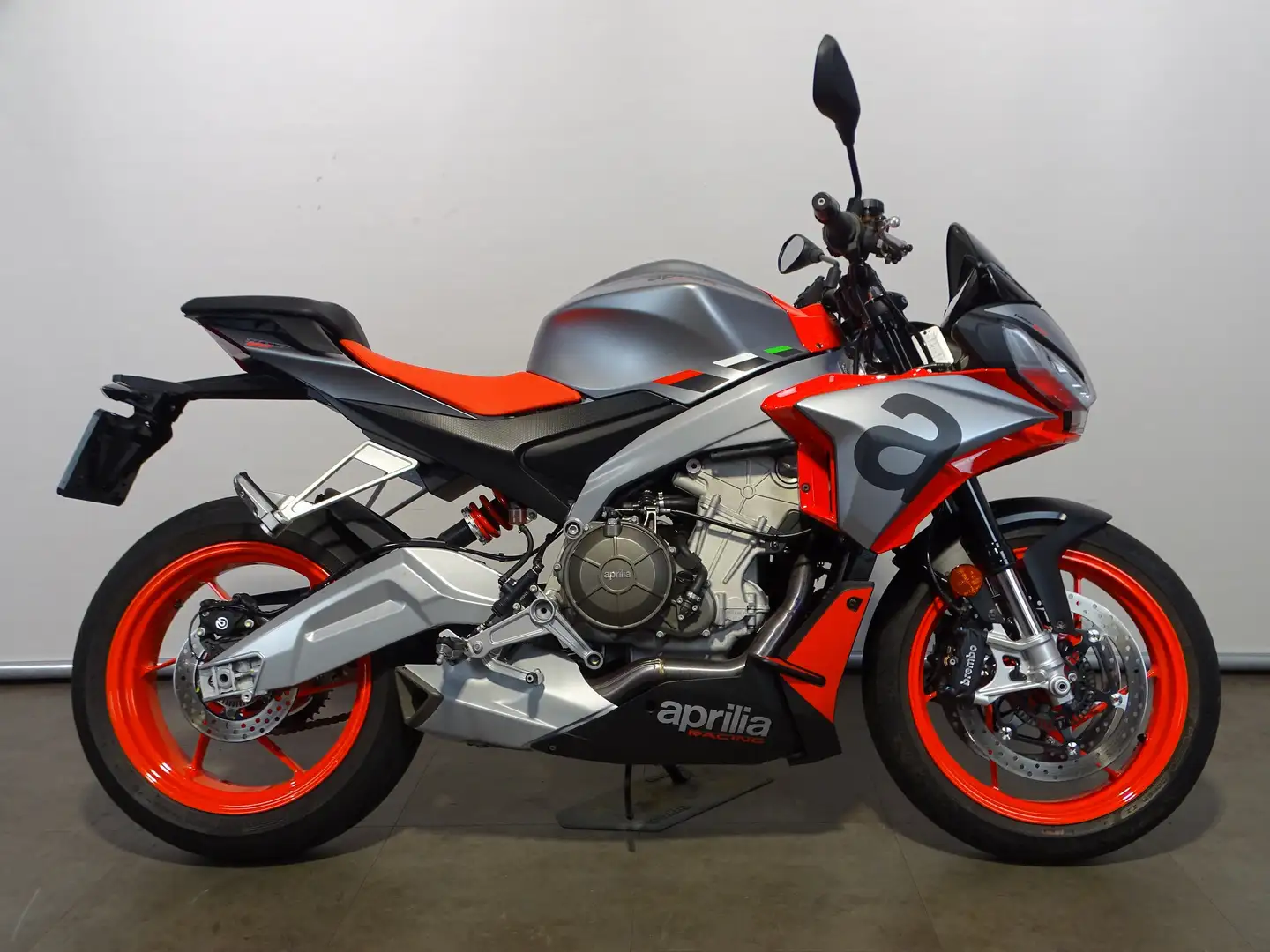 Aprilia Tuono 660 Серый - 1